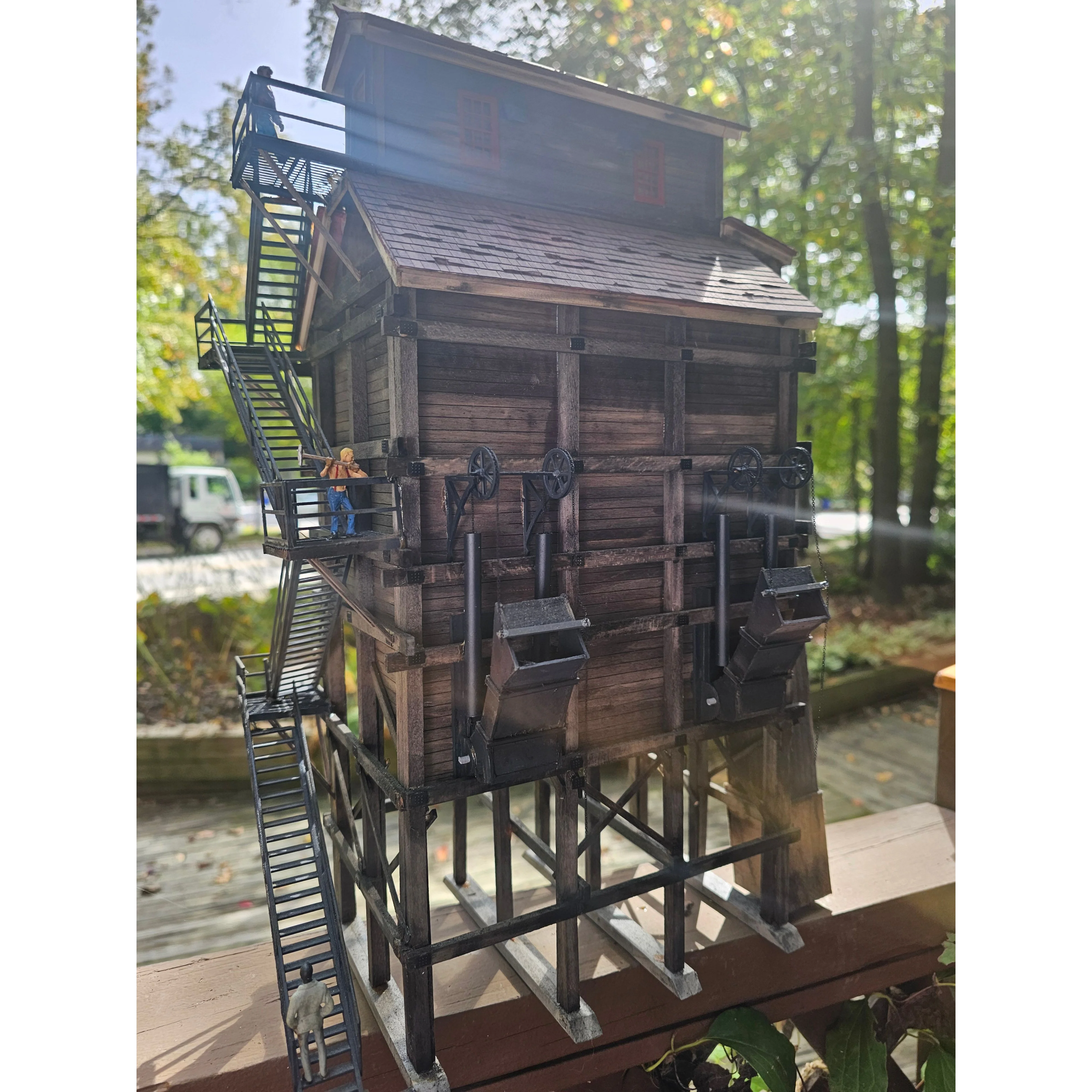 O scale Howard Zane single track coal tower — photo 2