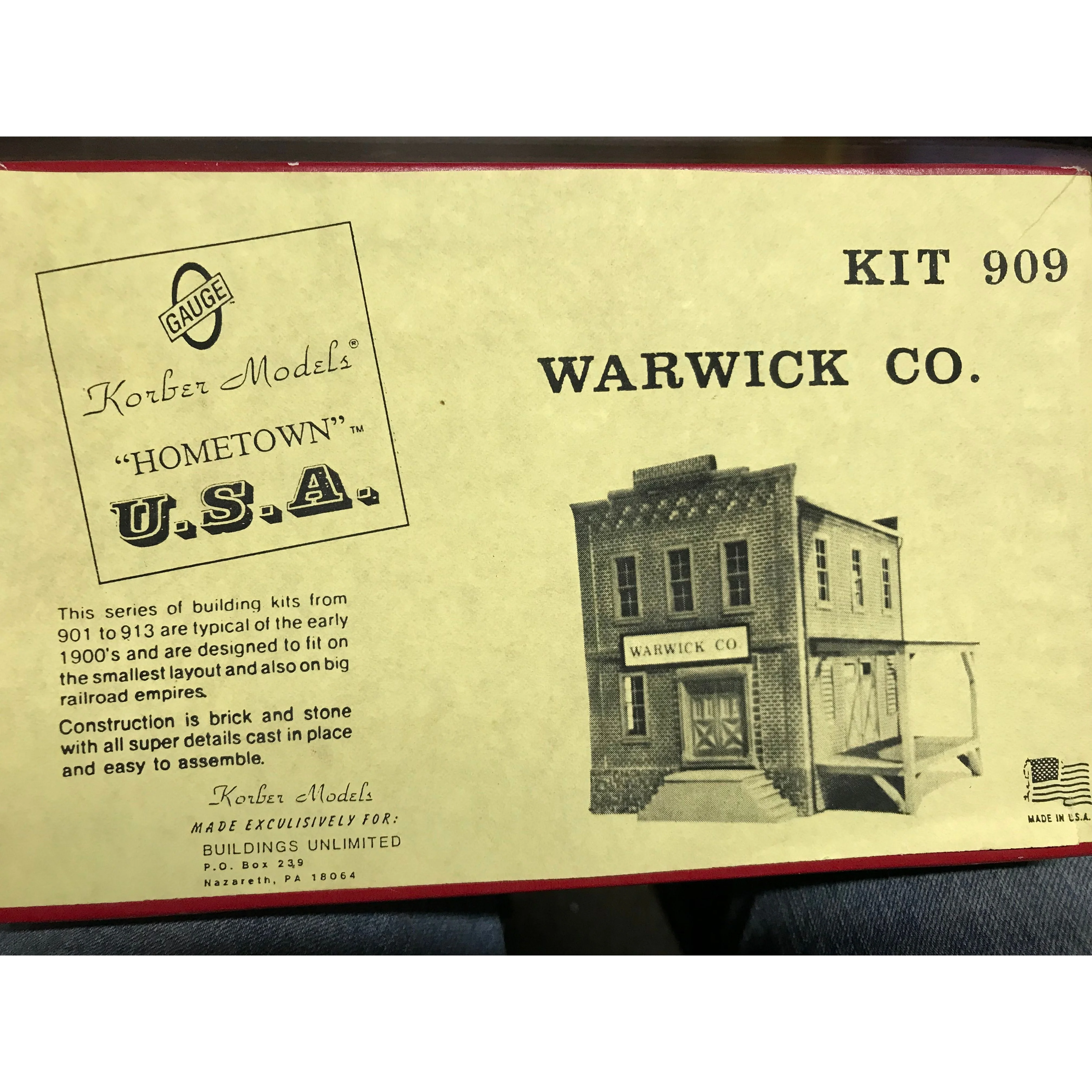 O Gauge Korber Models Hometown U.S.A. Warwick Co. Kit No. 909 open, but not used. Sta