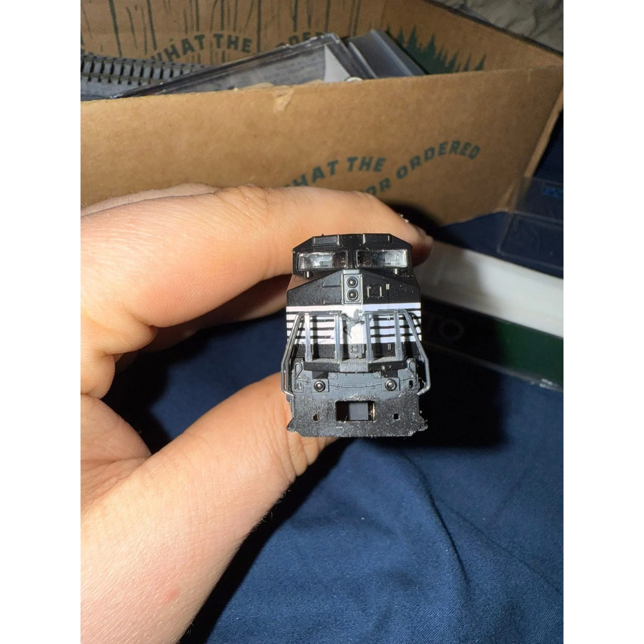 N scale NS C40-9W #8979 — photo 2