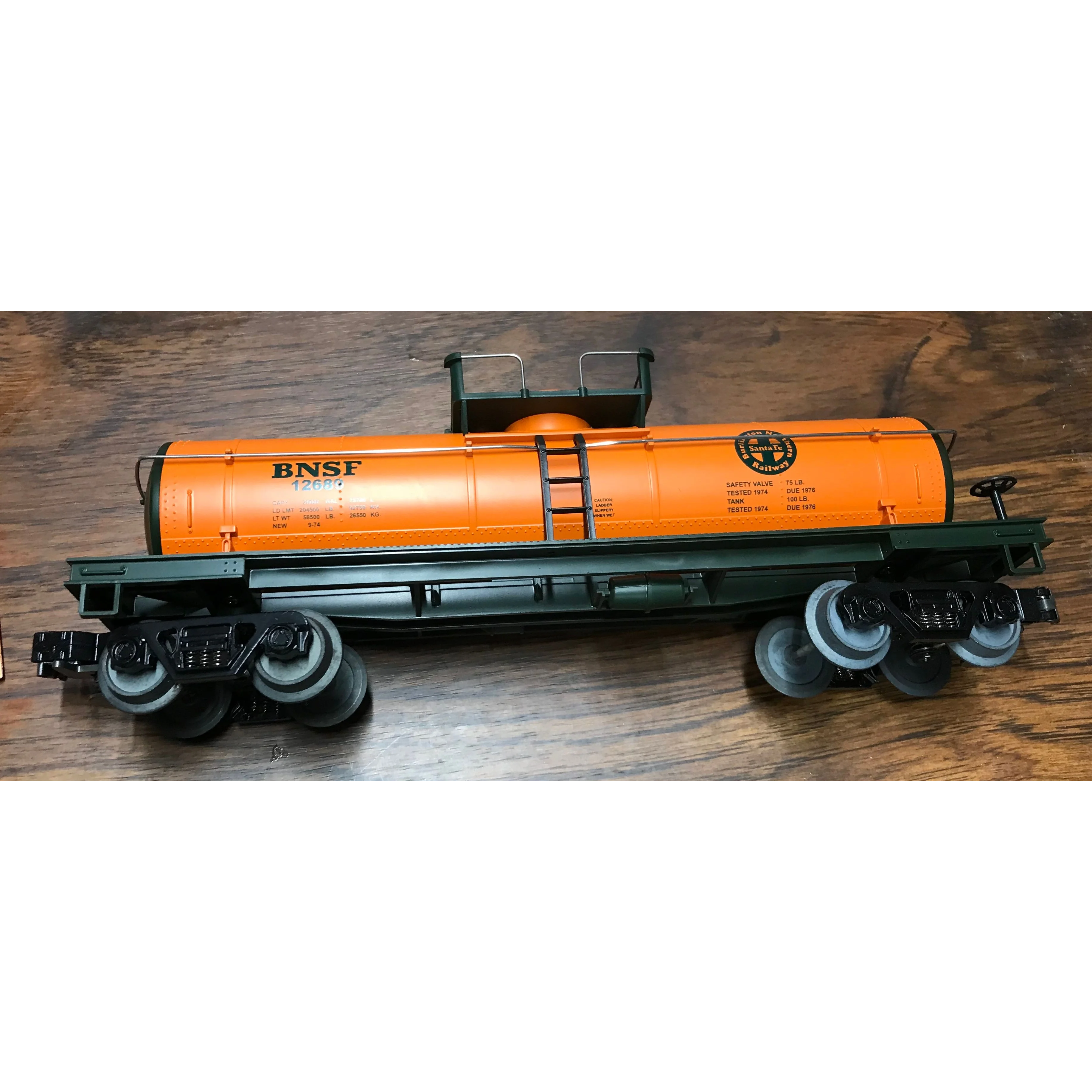 RailKing 33-7304 BNSF Tank Car - Rugged Rails - Image 3
