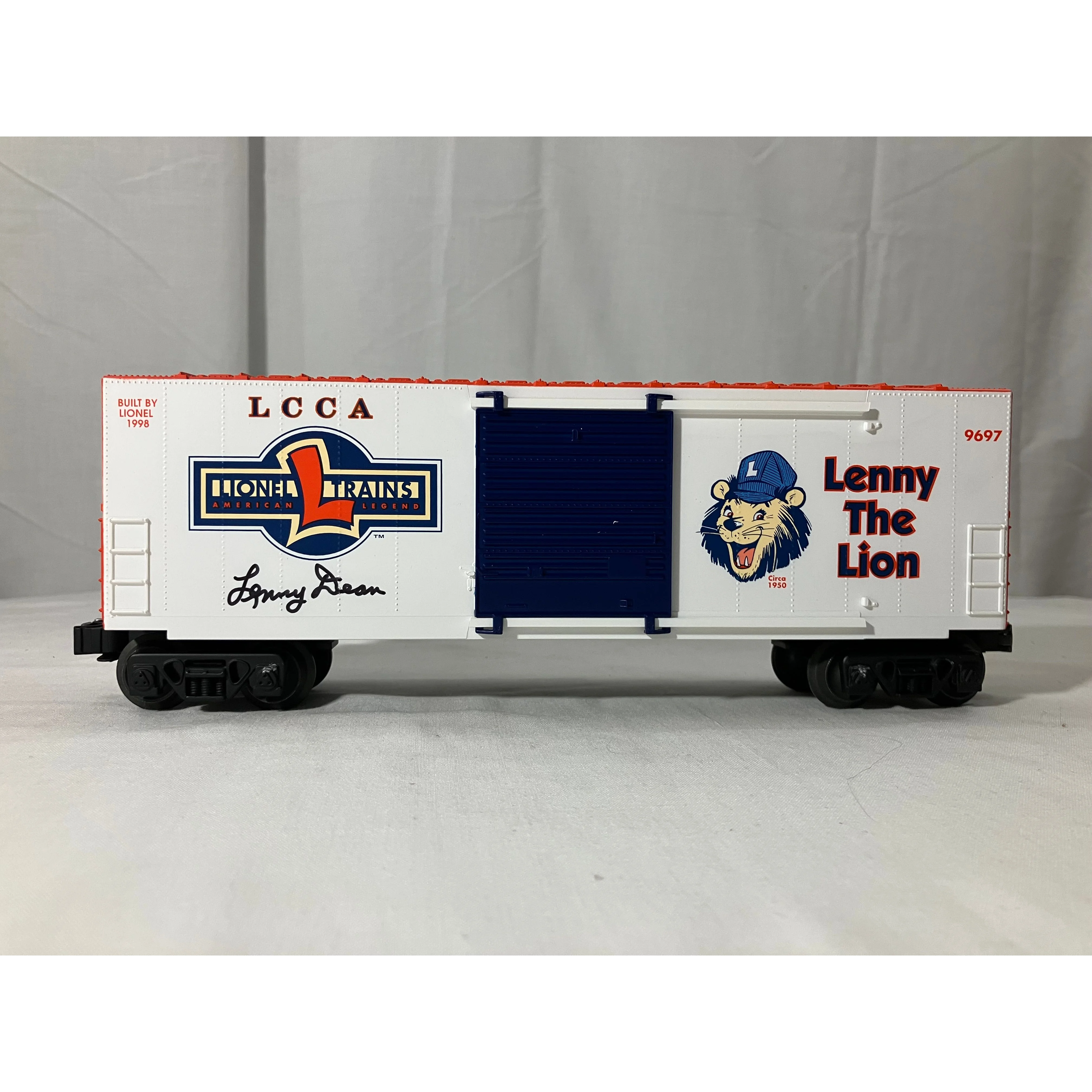 Lionel 6-29232 O scale 3 rail Lenny the Lion Hi-Cube Boxcar — photo 2