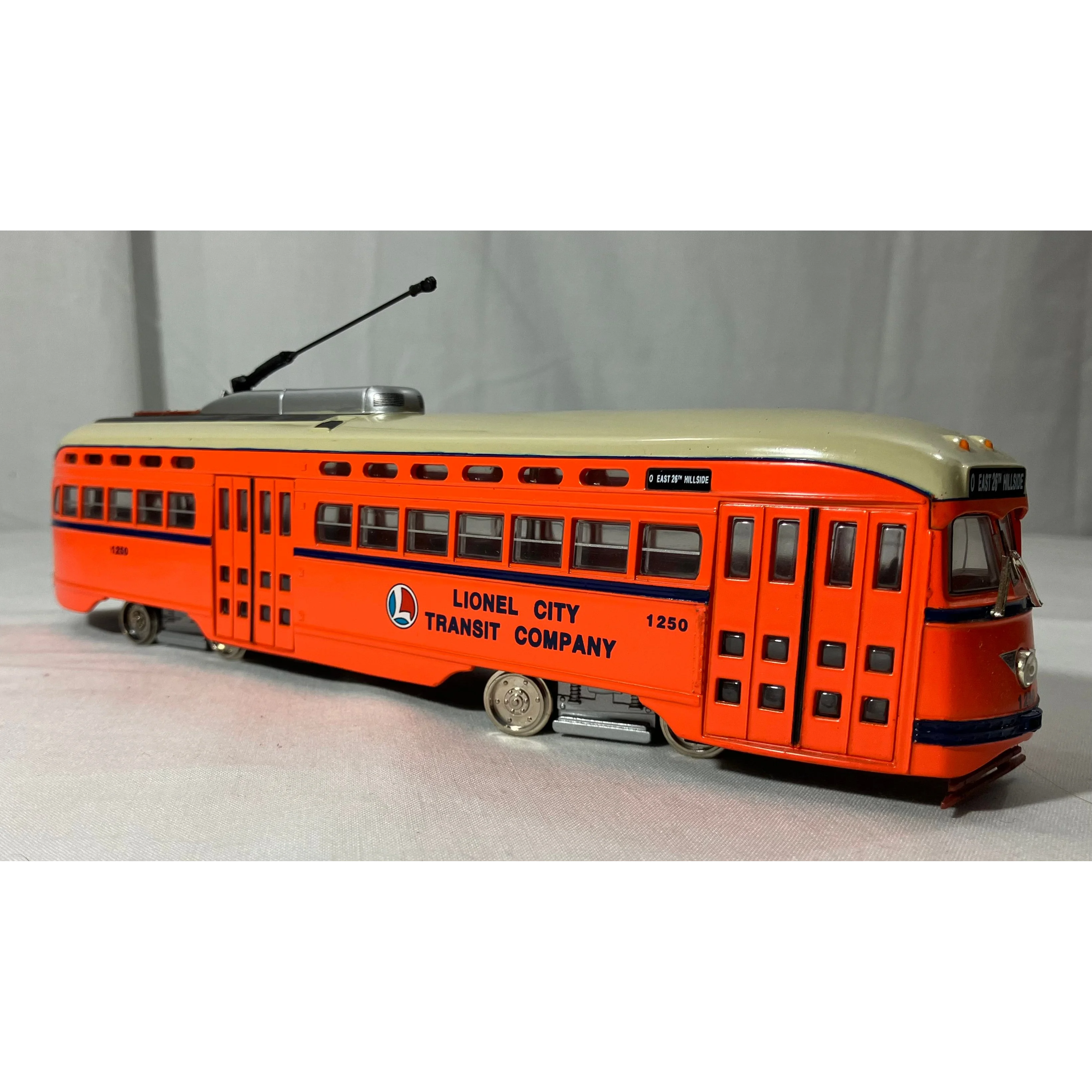 Corgi 55004 O scale Lionel City P.C.C. Street Car