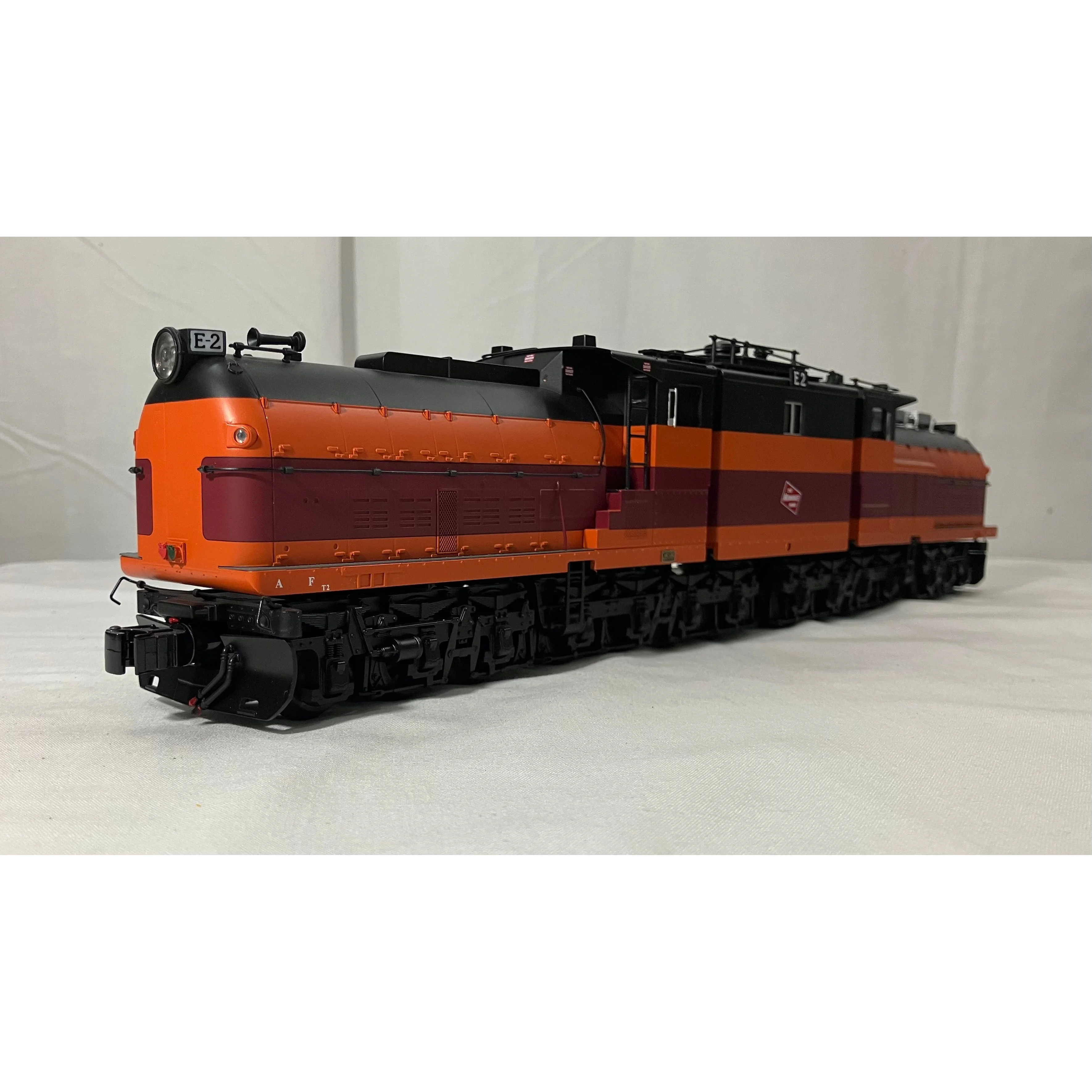 Lionel 6-18384 Milwaukee Road Bi-Polar Electric E2 — photo 3