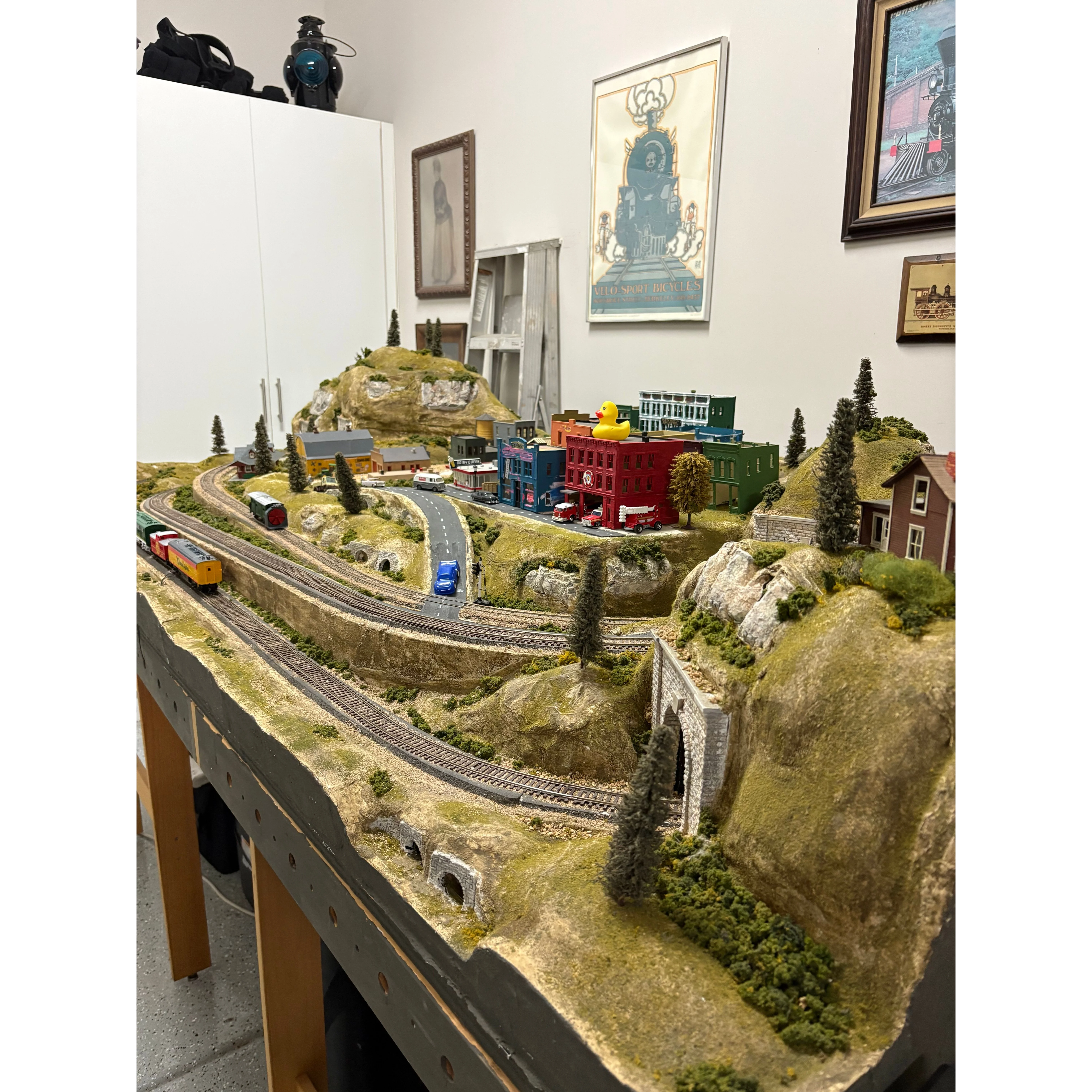 Woodland Scenics Riverpass HO Scale Layout/ Severs Benchwork Custom Bench