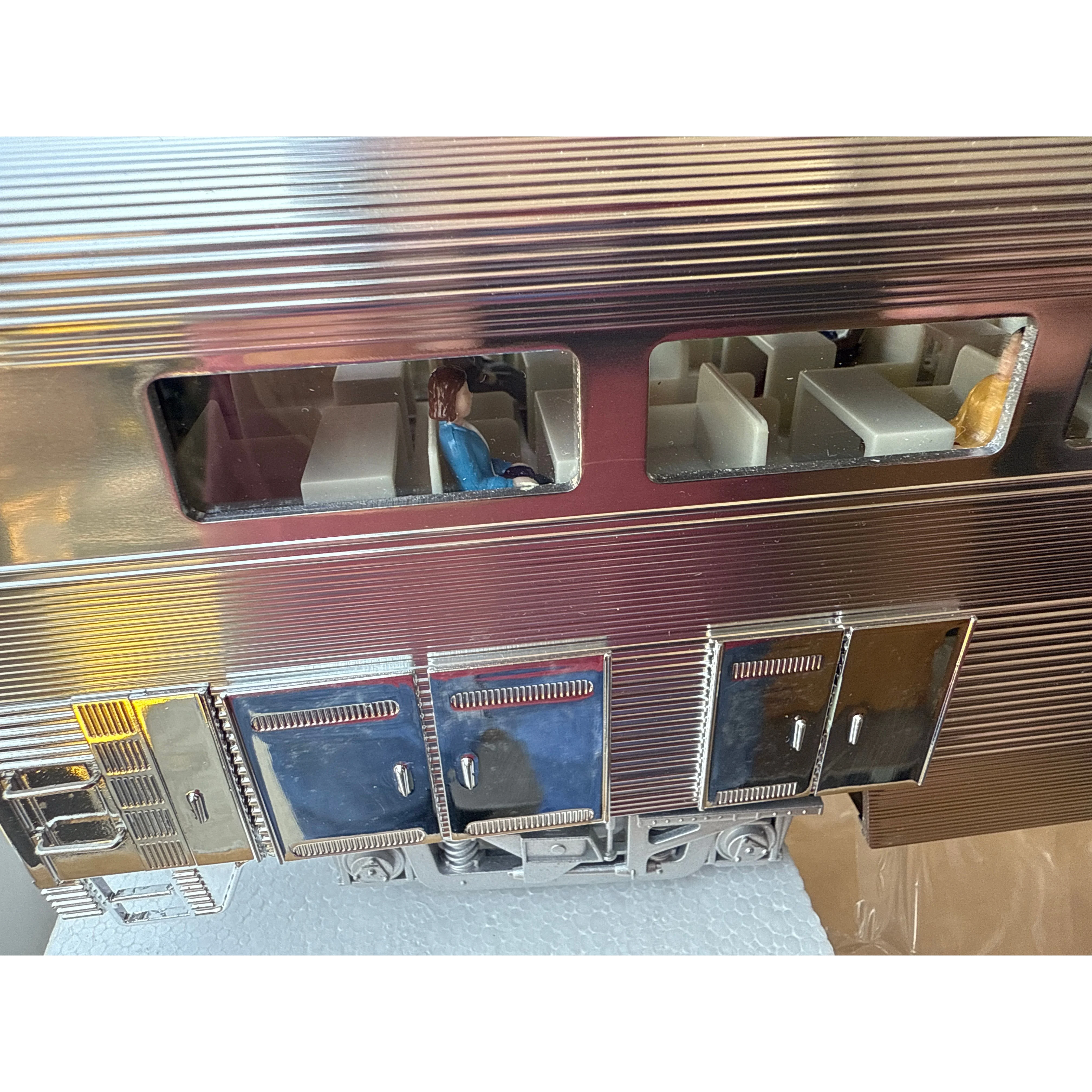 k4630-40650 Hi-level Diner #650 21” extruded aluminum passenger car — photo 7