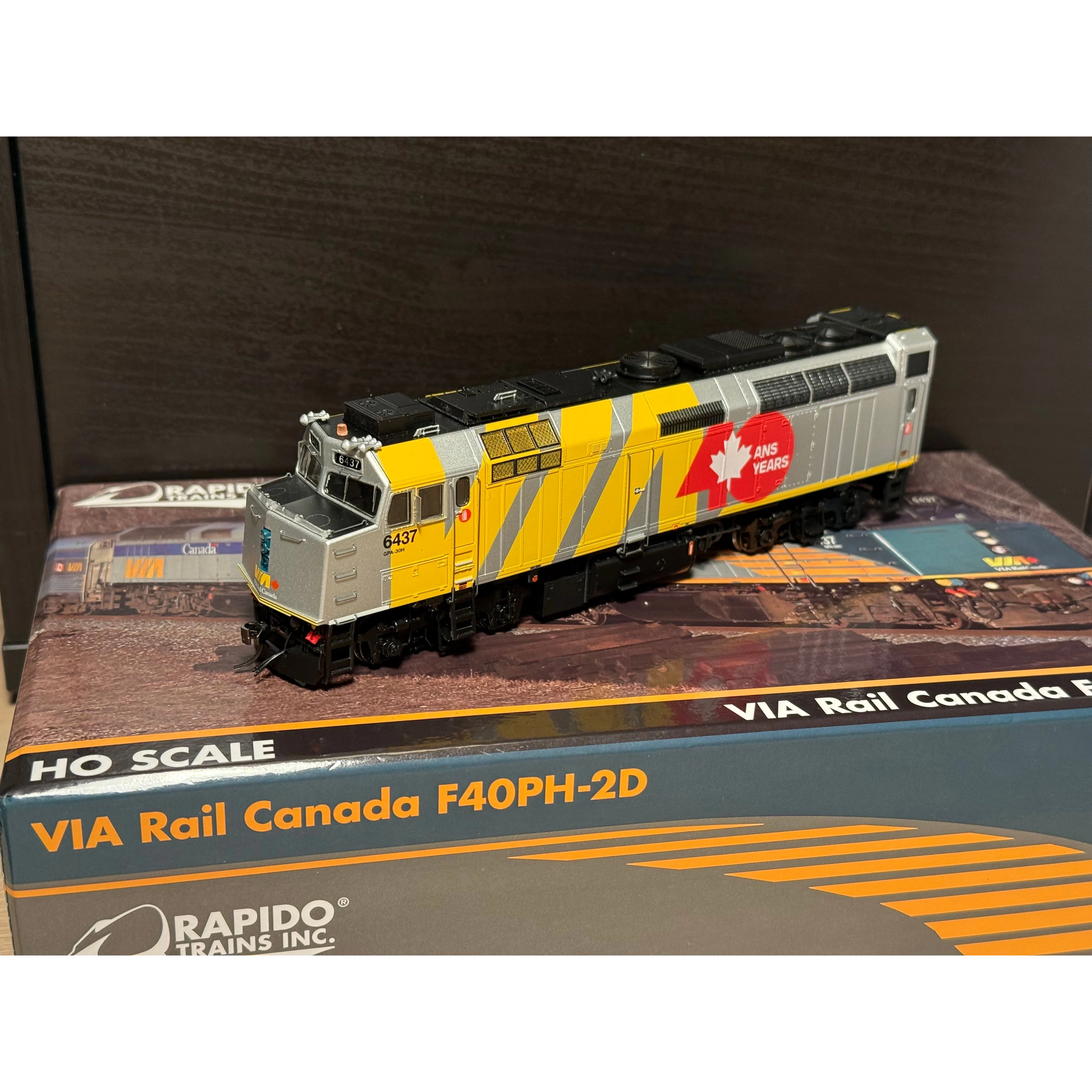 HO Rapido VIA Rebuilt F40PH-2D #6437 w/LokSound, VIA40 Scheme 82523