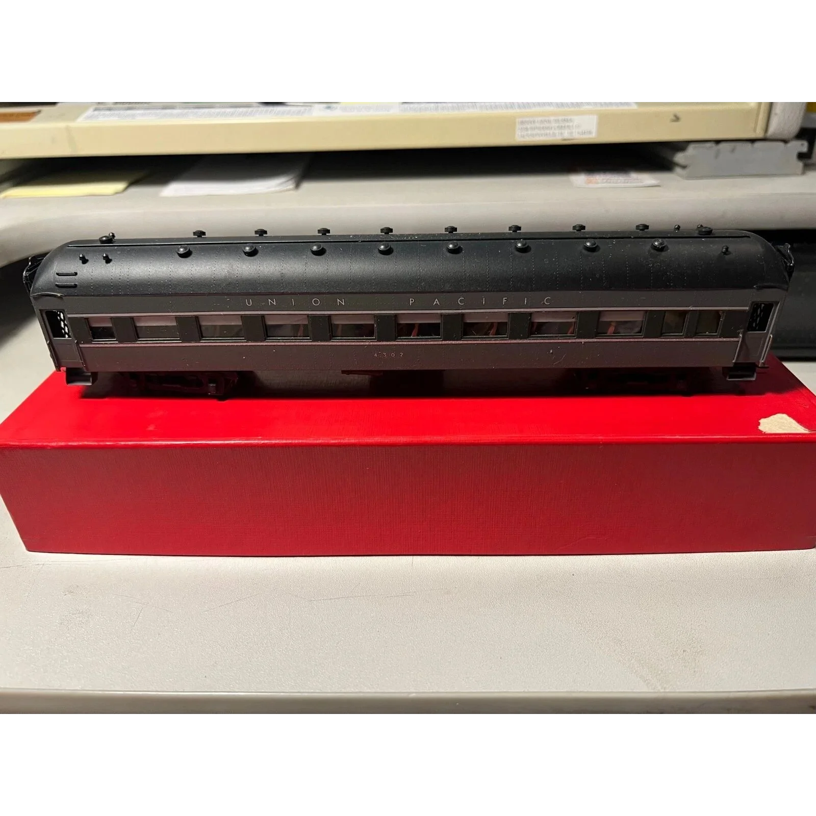 BRASS UNION PACIFIC MODERNIZED 67' COACH # 4302 by SOHO CUSTOM PAINTED HO SCALE