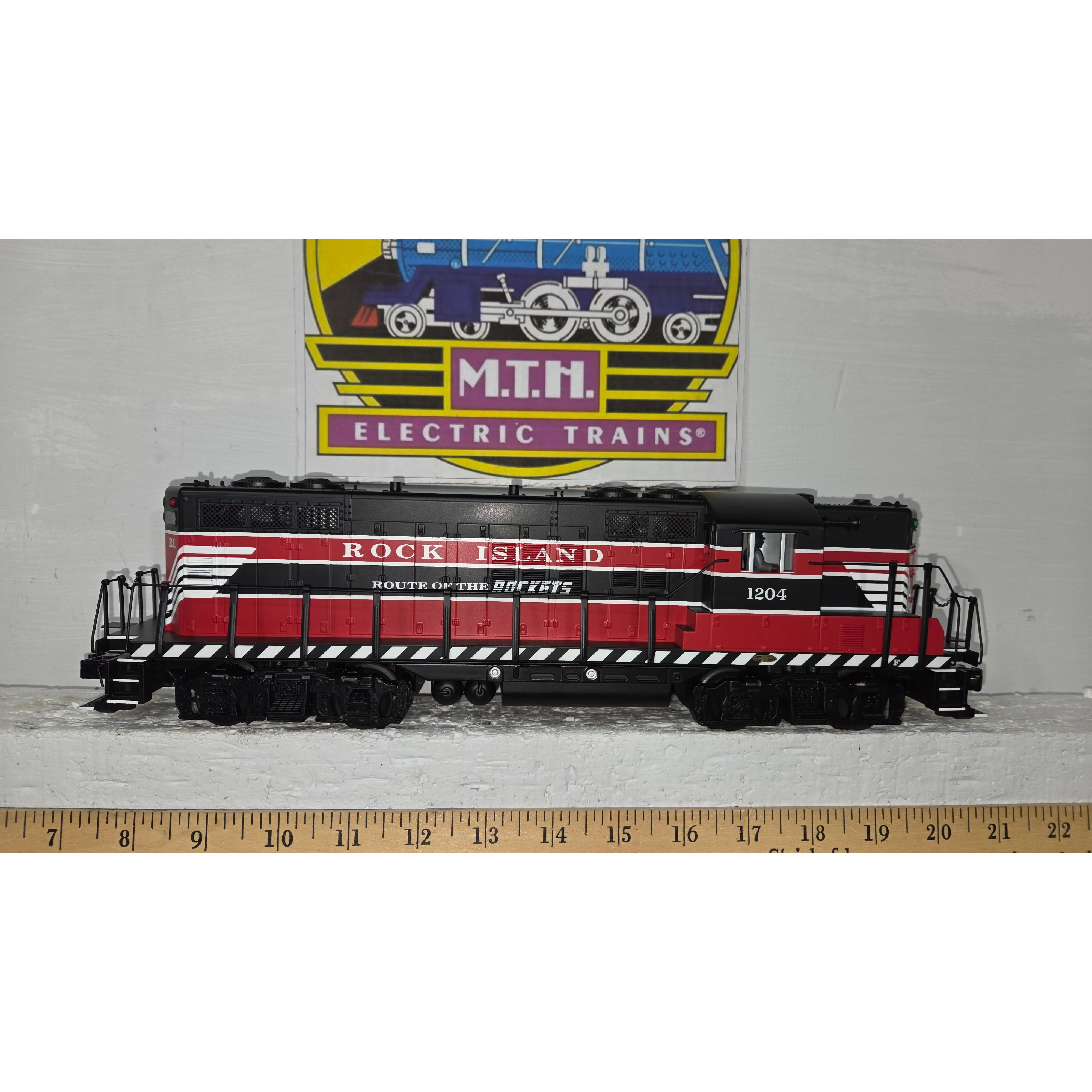 MTH O Gauge Rock Island Premier GP7 SKU: 20-2334-1 - Image 2