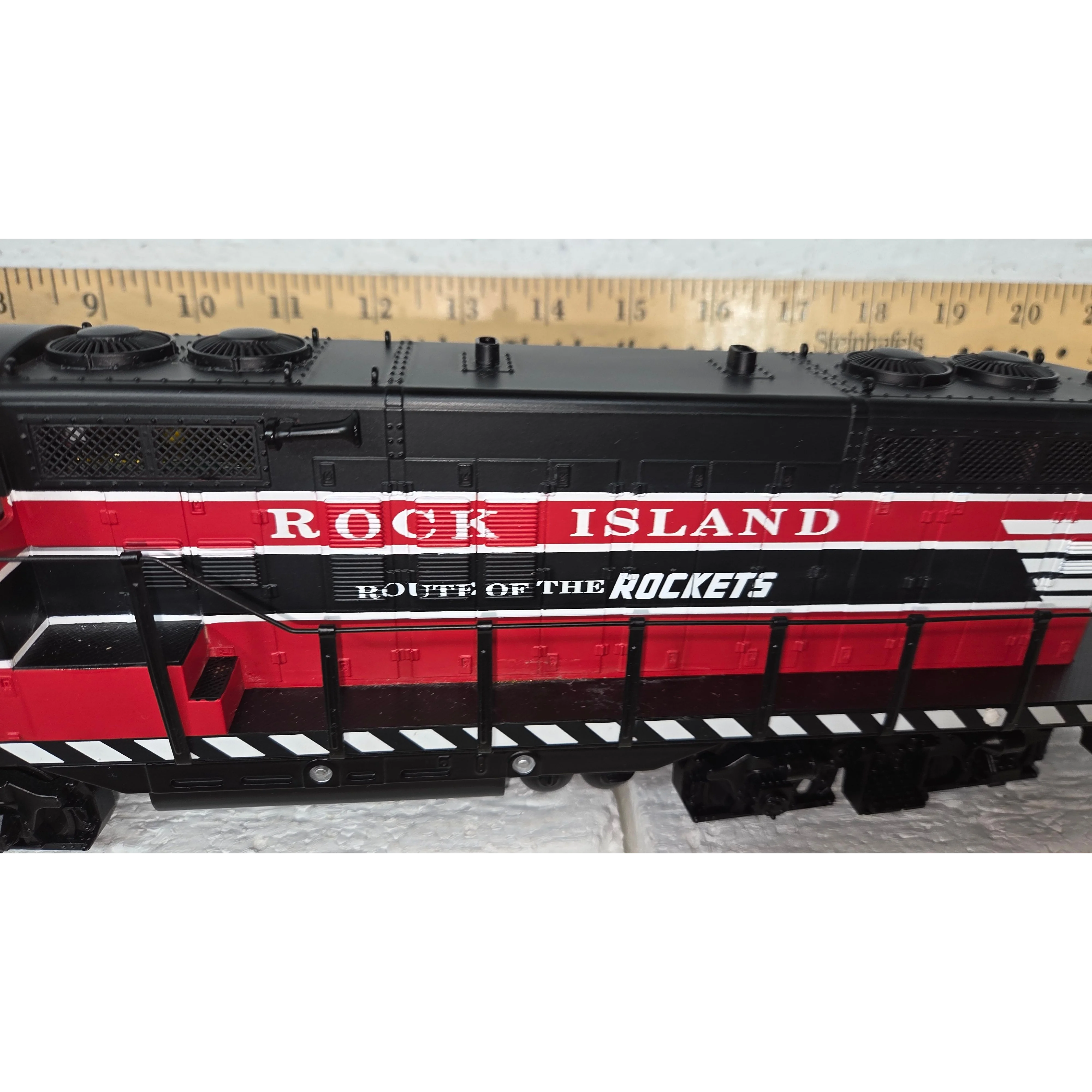 MTH O Gauge Rock Island Premier GP7 SKU: 20-2334-1 - Image 7