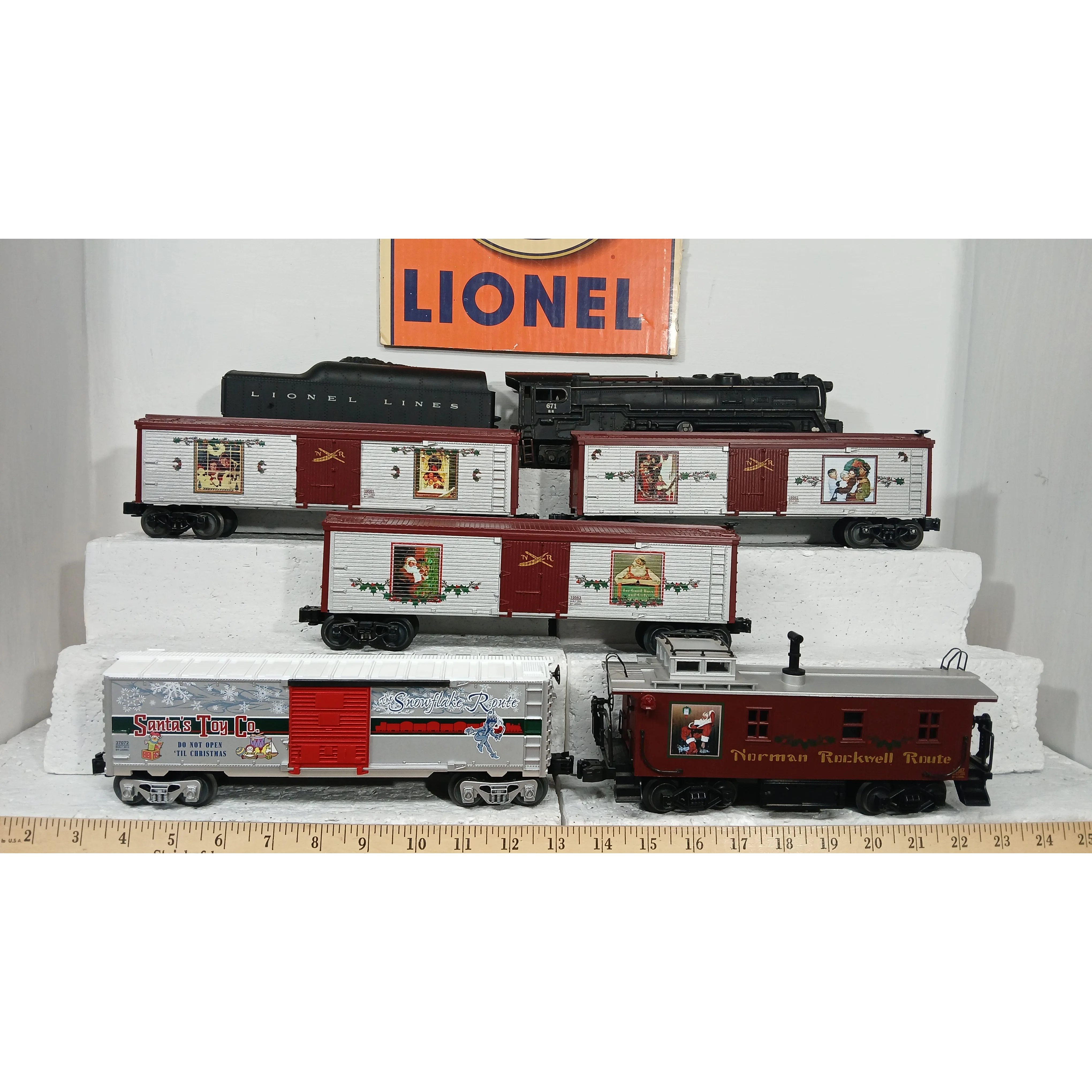 Lionel 671rr S2 6-8-6 Steam Turbine/2046W Tender & Christmas Rolling Stock - Image 1