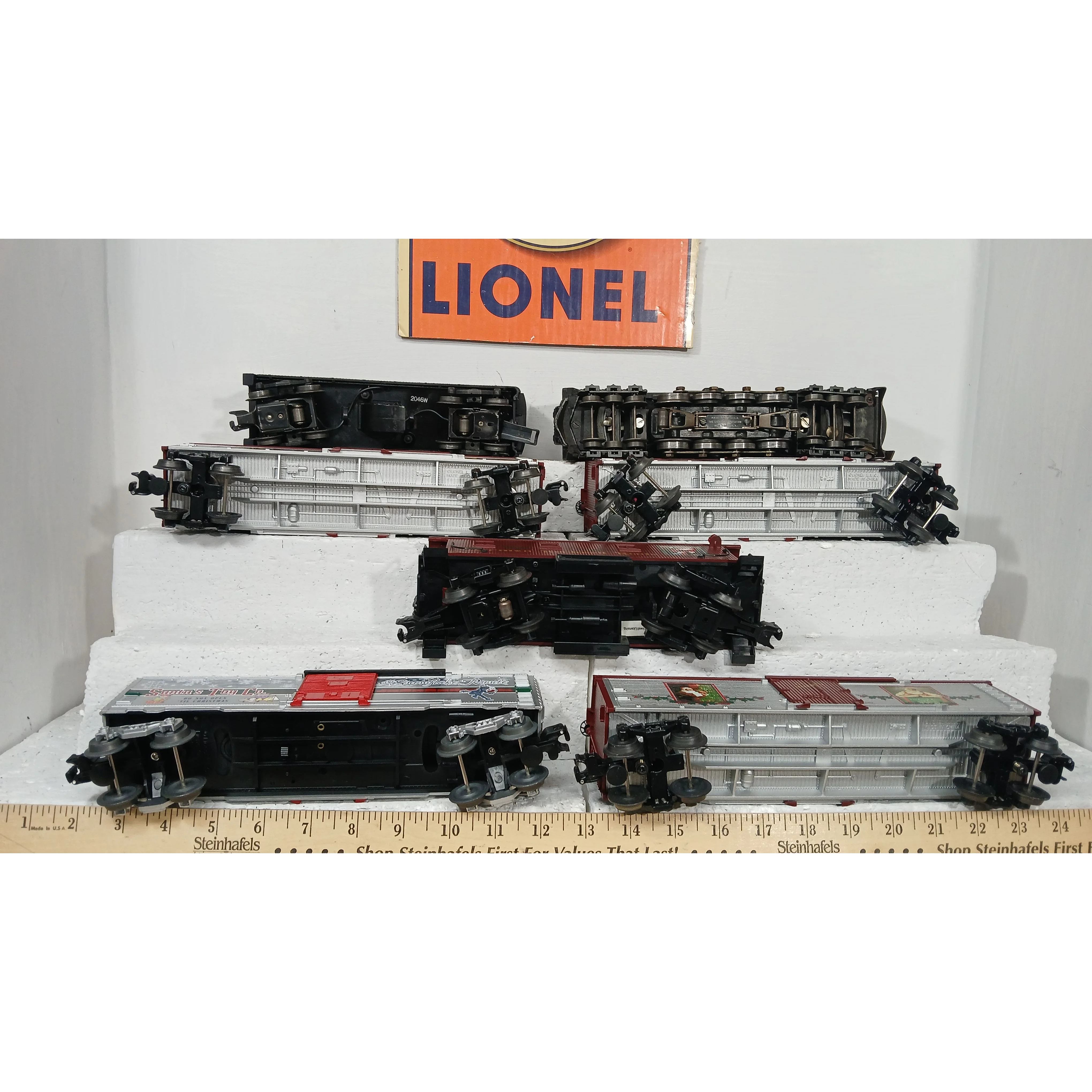 Lionel 671rr S2 6-8-6 Steam Turbine/2046W Tender & Christmas Rolling Stock - Image 4