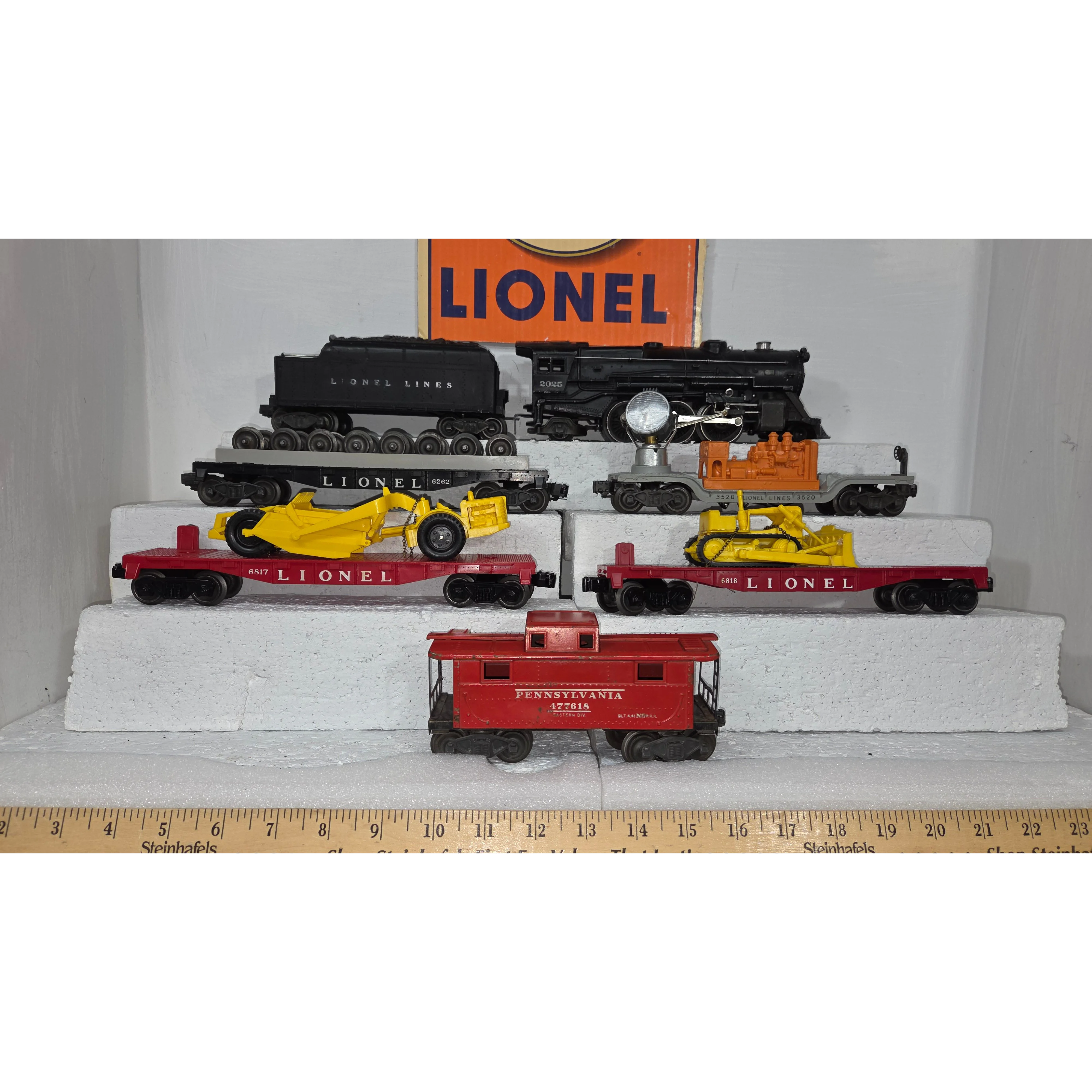 Lionel 2025 2-6-2 Prairie style, Tender, and Rolling Stock