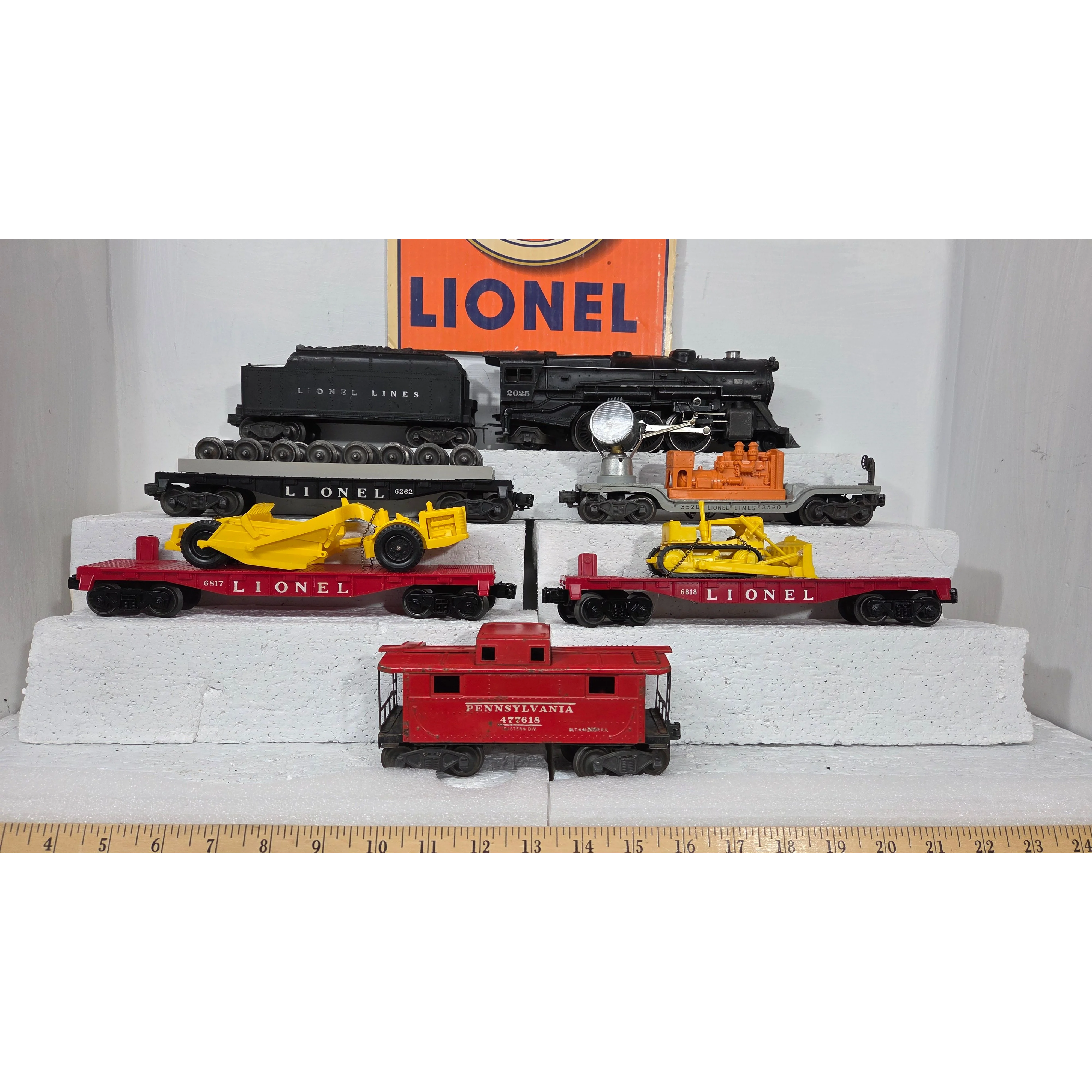 Lionel 2025 2-6-2 Prairie style, Tender, and Rolling Stock — photo 2