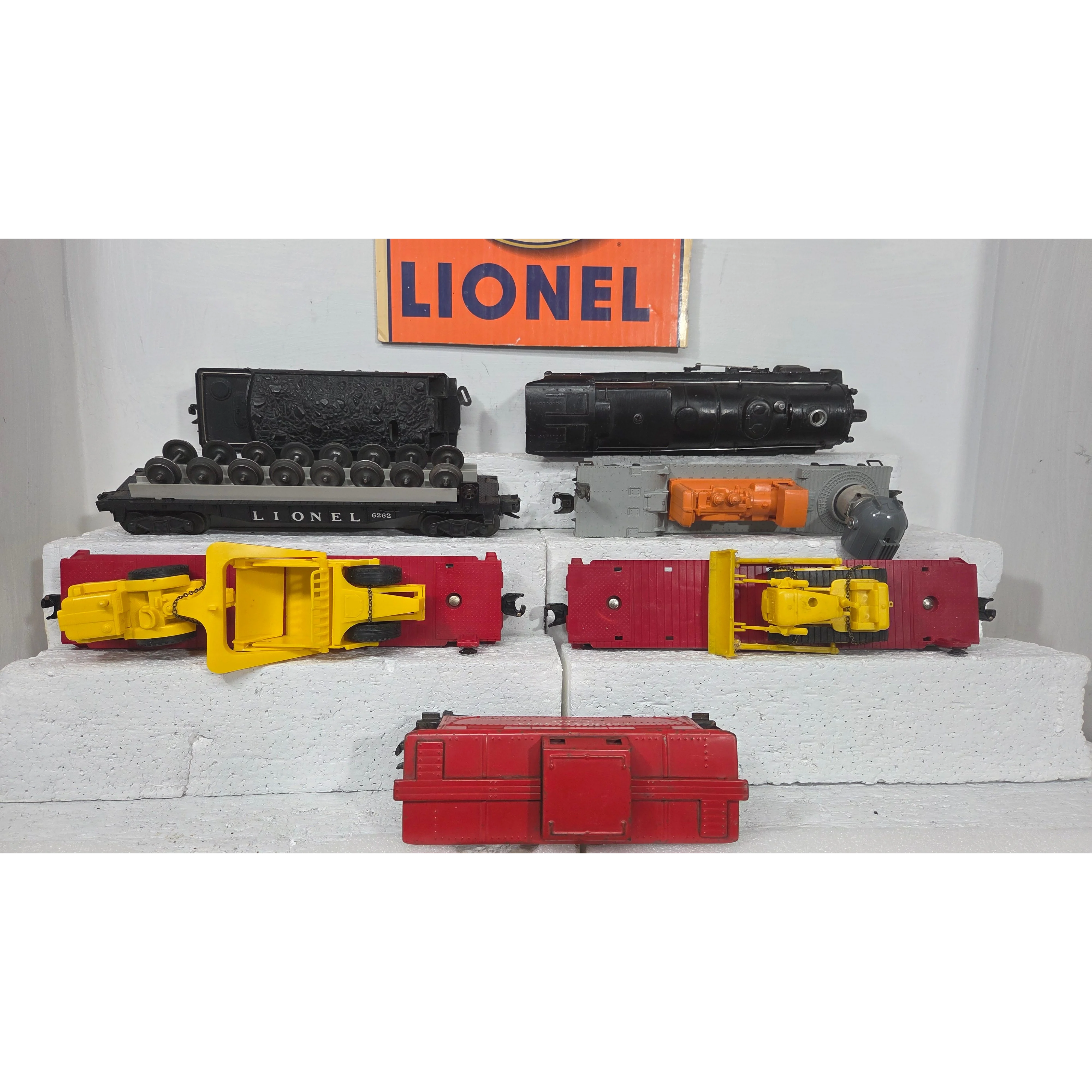 Lionel 2025 2-6-2 Prairie style, Tender, and Rolling Stock — photo 4