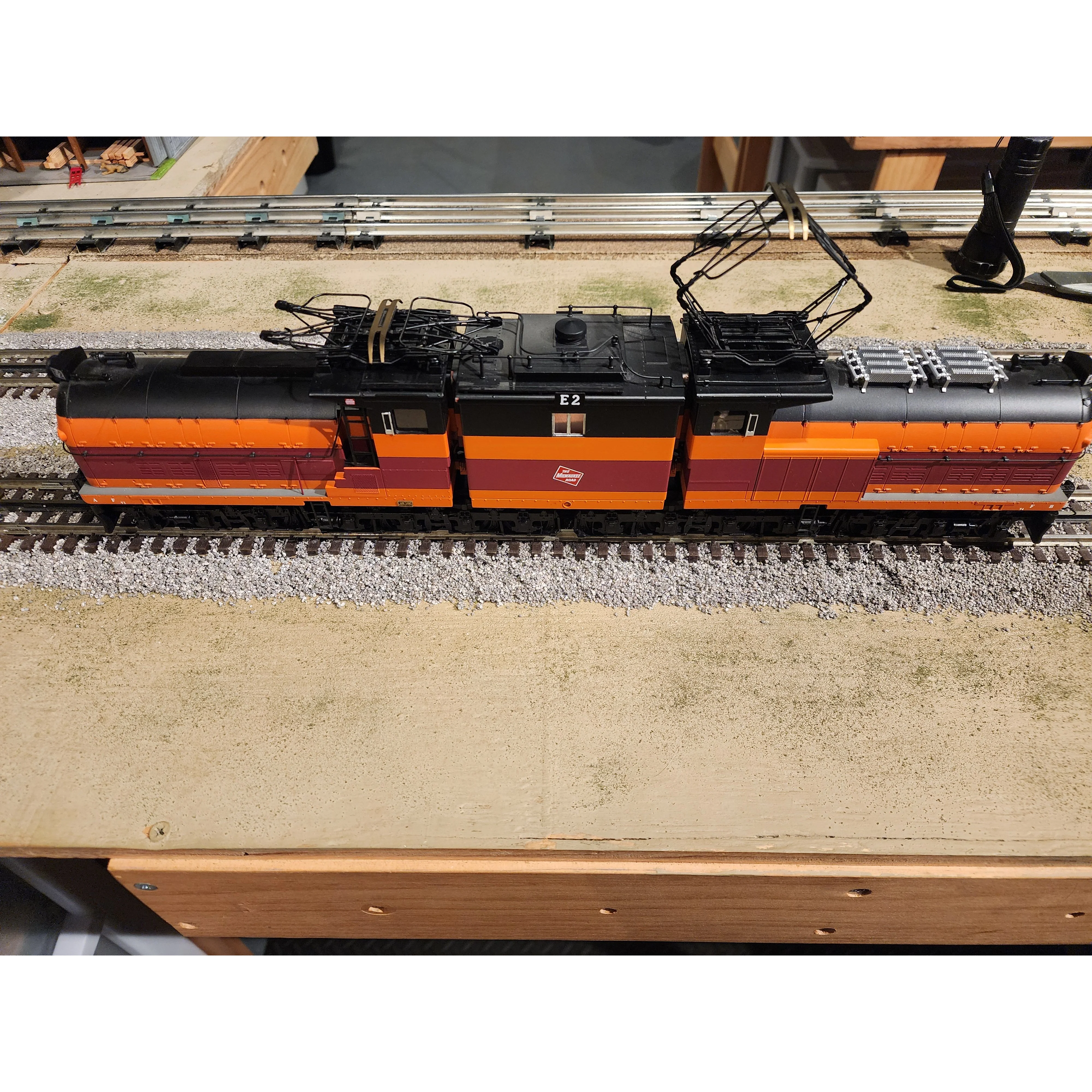 Lionel LEGACY Milwaukee Road Bi-Polar E-2 - electric engine - Great price for Legacy