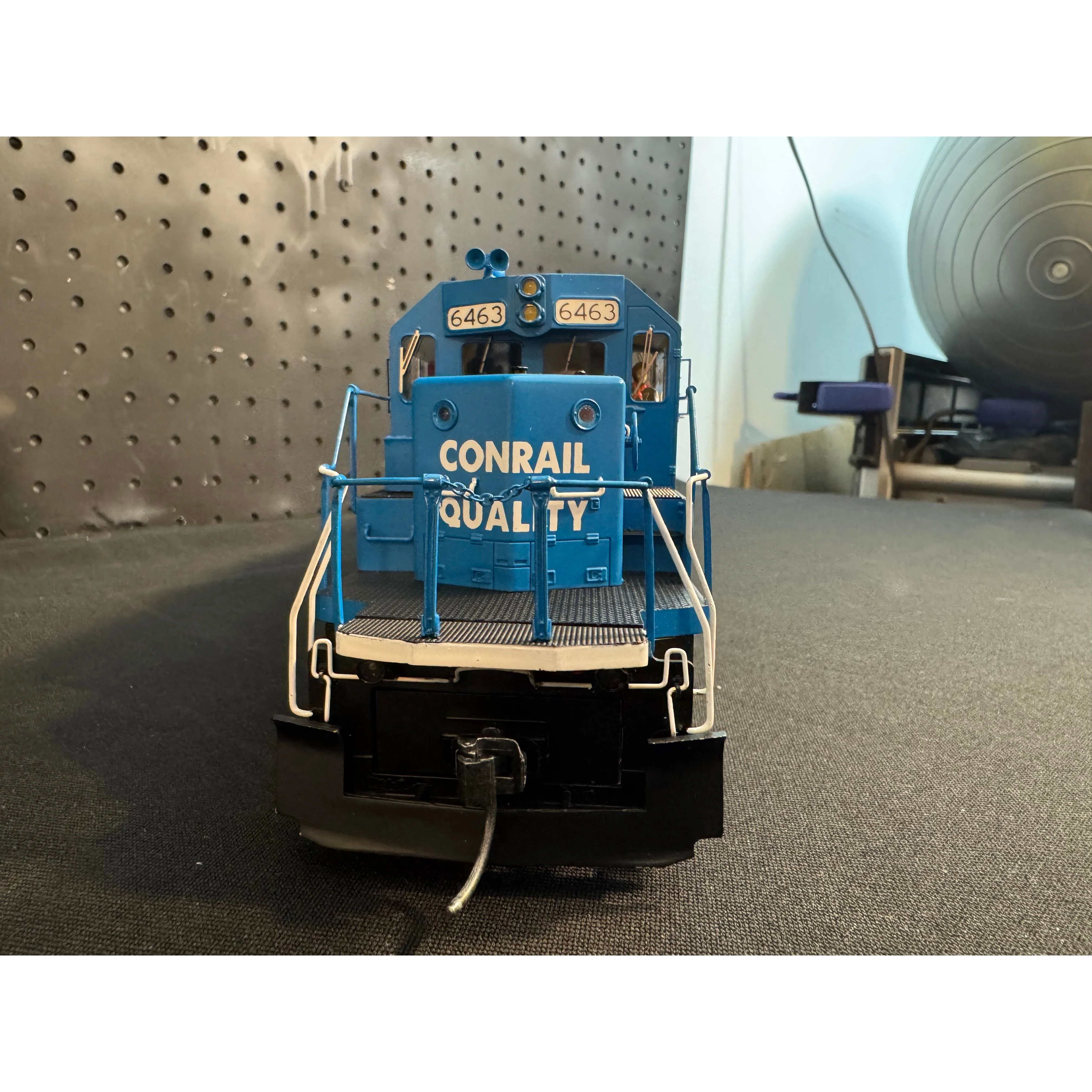 Sunset 3rd Rail Conrail Quality SD40-2 3 rail — photo 2