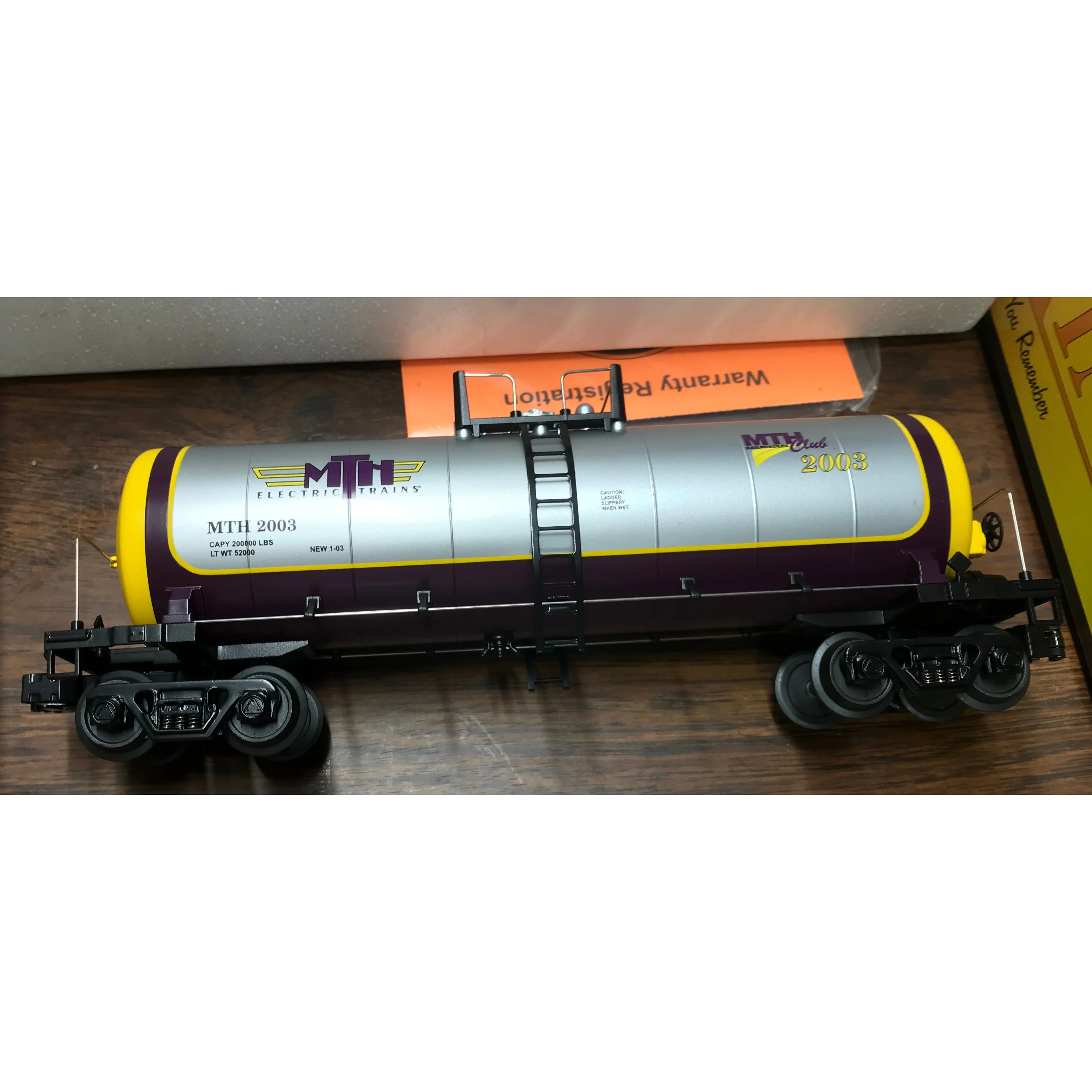 MTH RAILKING MTHRRC 2003 MODERN TANK CAR 30-7380 - Image 2