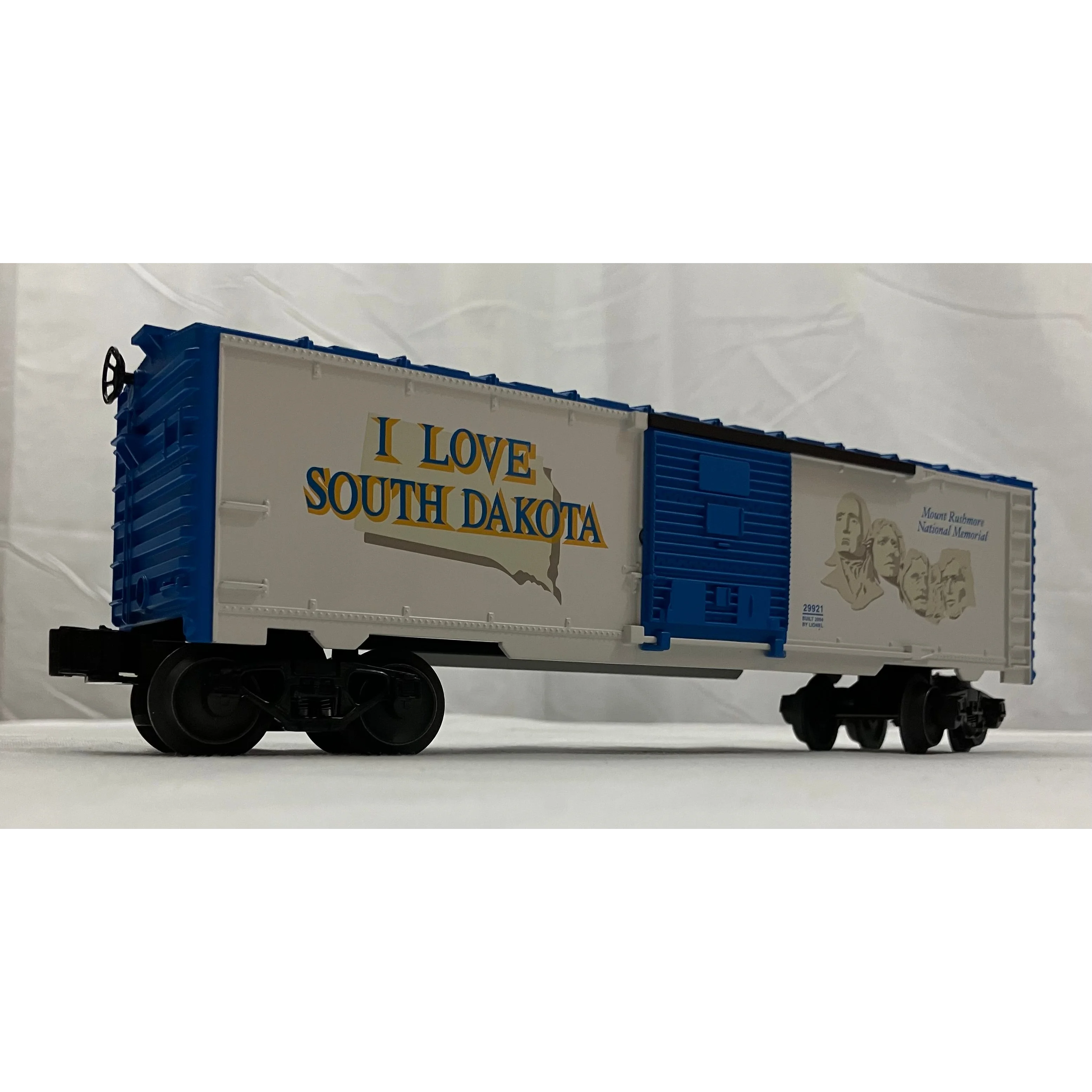 Lionel 6-29921 O scale 3 rail boxcar “I Love South Dakota” — photo 2