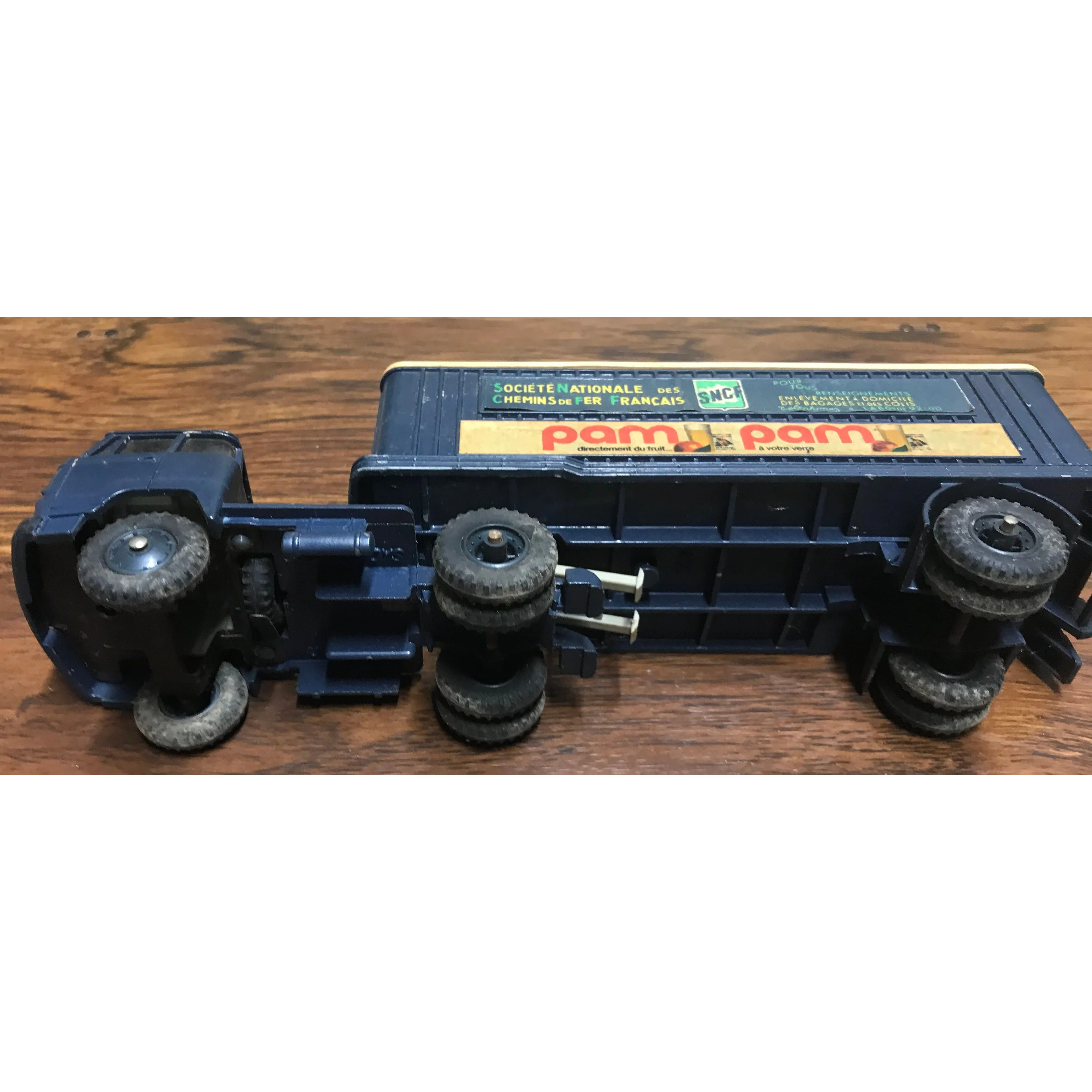 Unic Articulated Lorry SNCF 'Pam Pam' by French Dinky Toys, No. 803 — photo 3