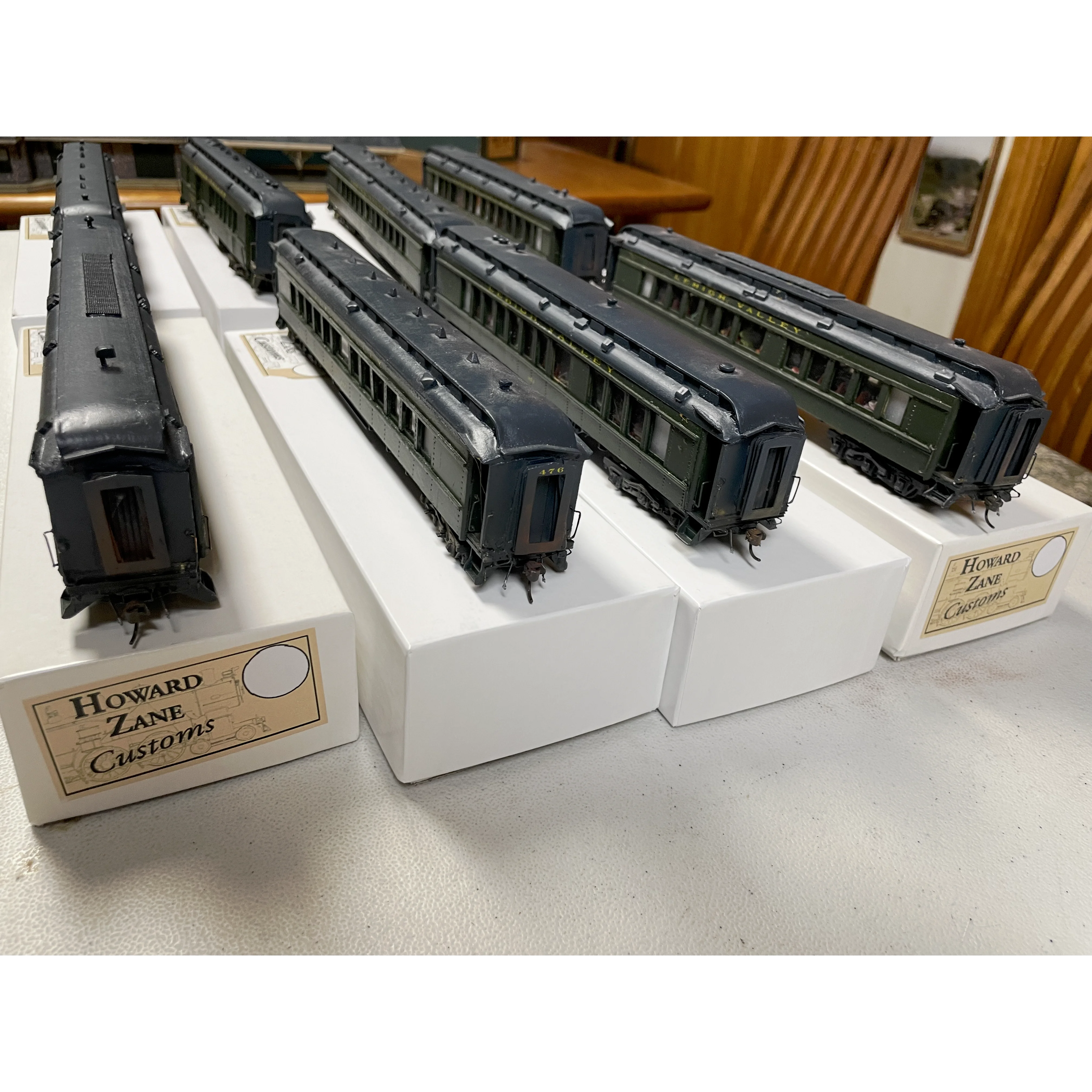 HO 1/87 8-Car Lehigh Valley Heavyweight Custom Wood Built Passenger set Full Interior — photo 2