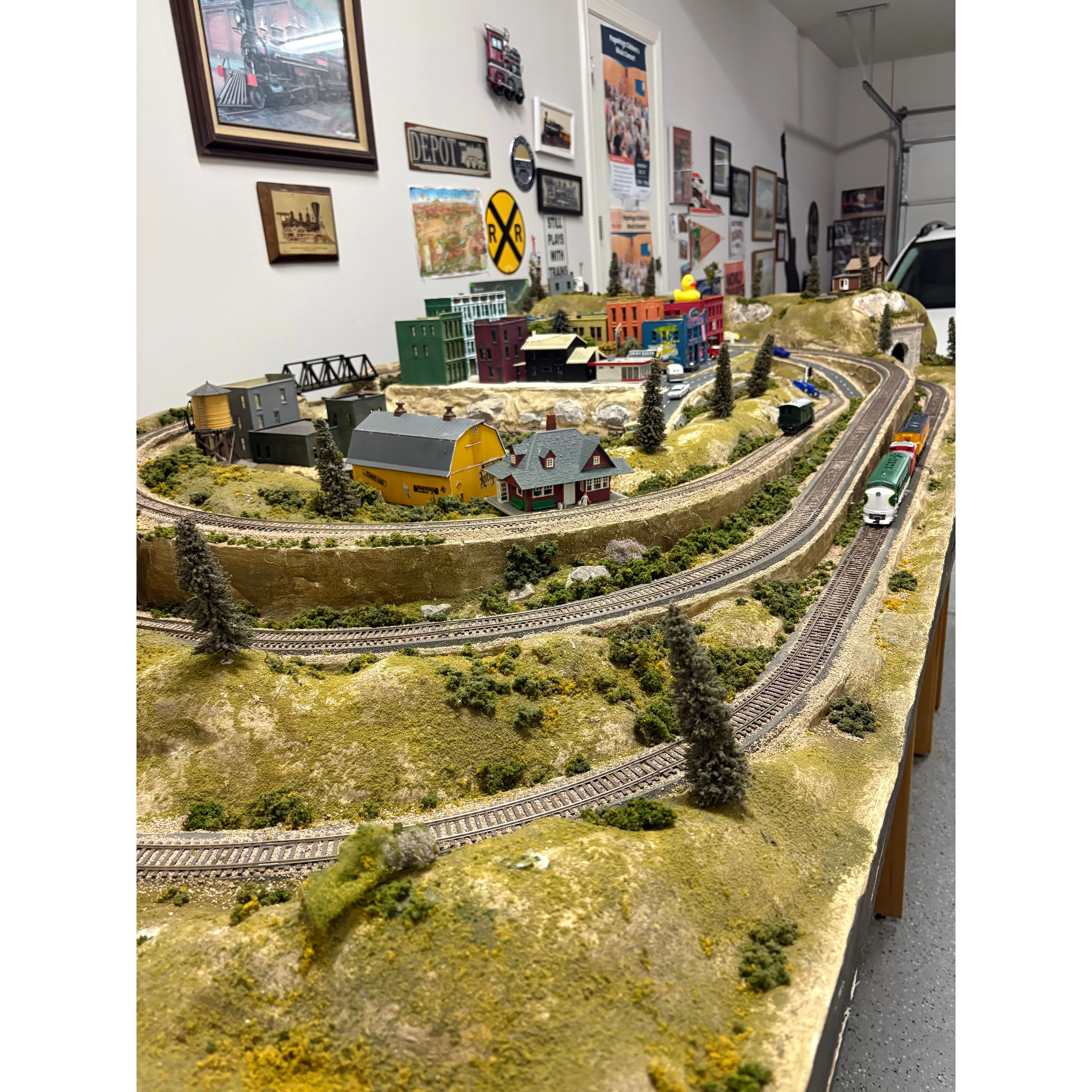 Woodland Scenics Riverpass HO Scale Layout/ Severs Benchwork Custom Bench — photo 5