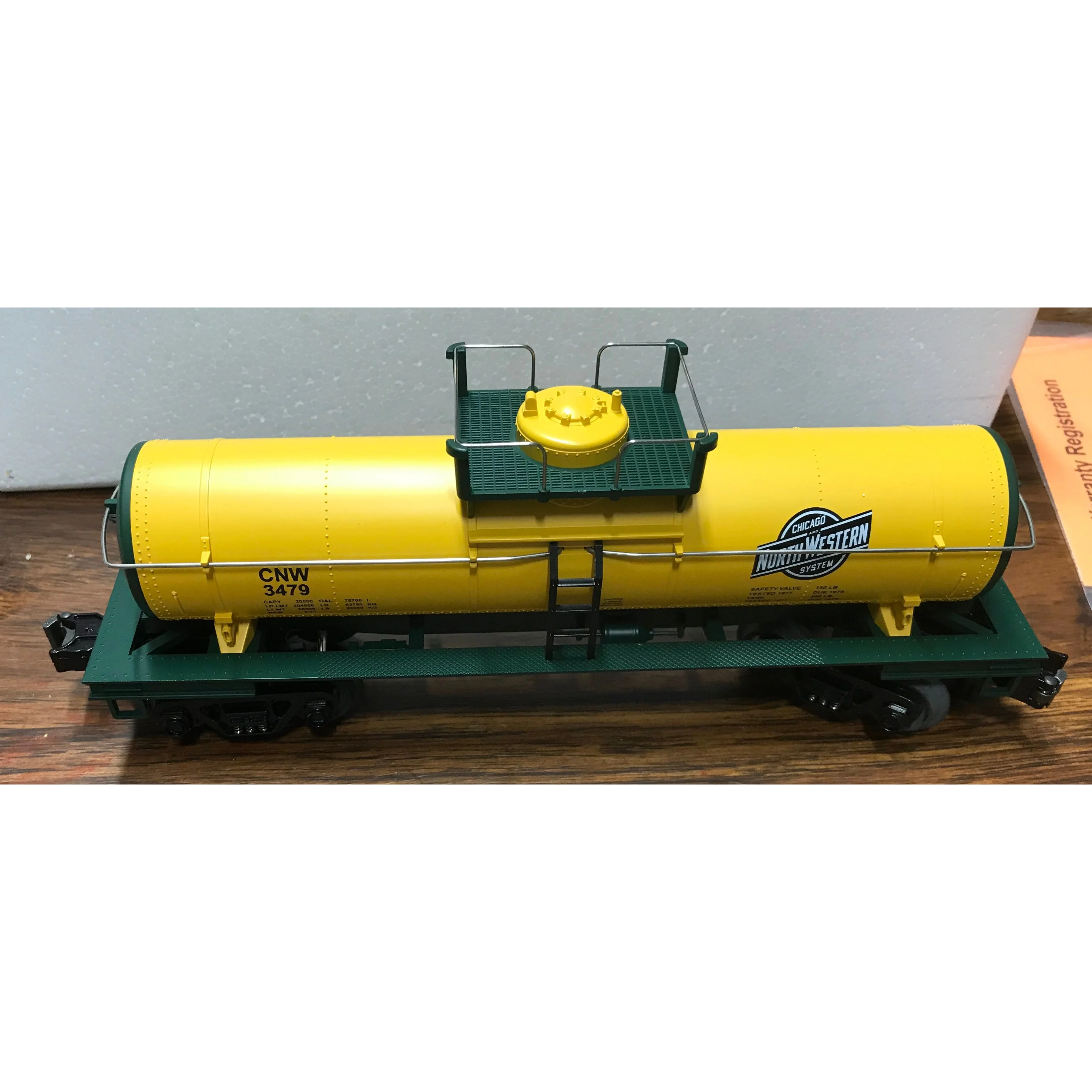 Rail King Rugged Rails 33-7302 Chicago Northwester Tank Car CNW 3479 - Image 1