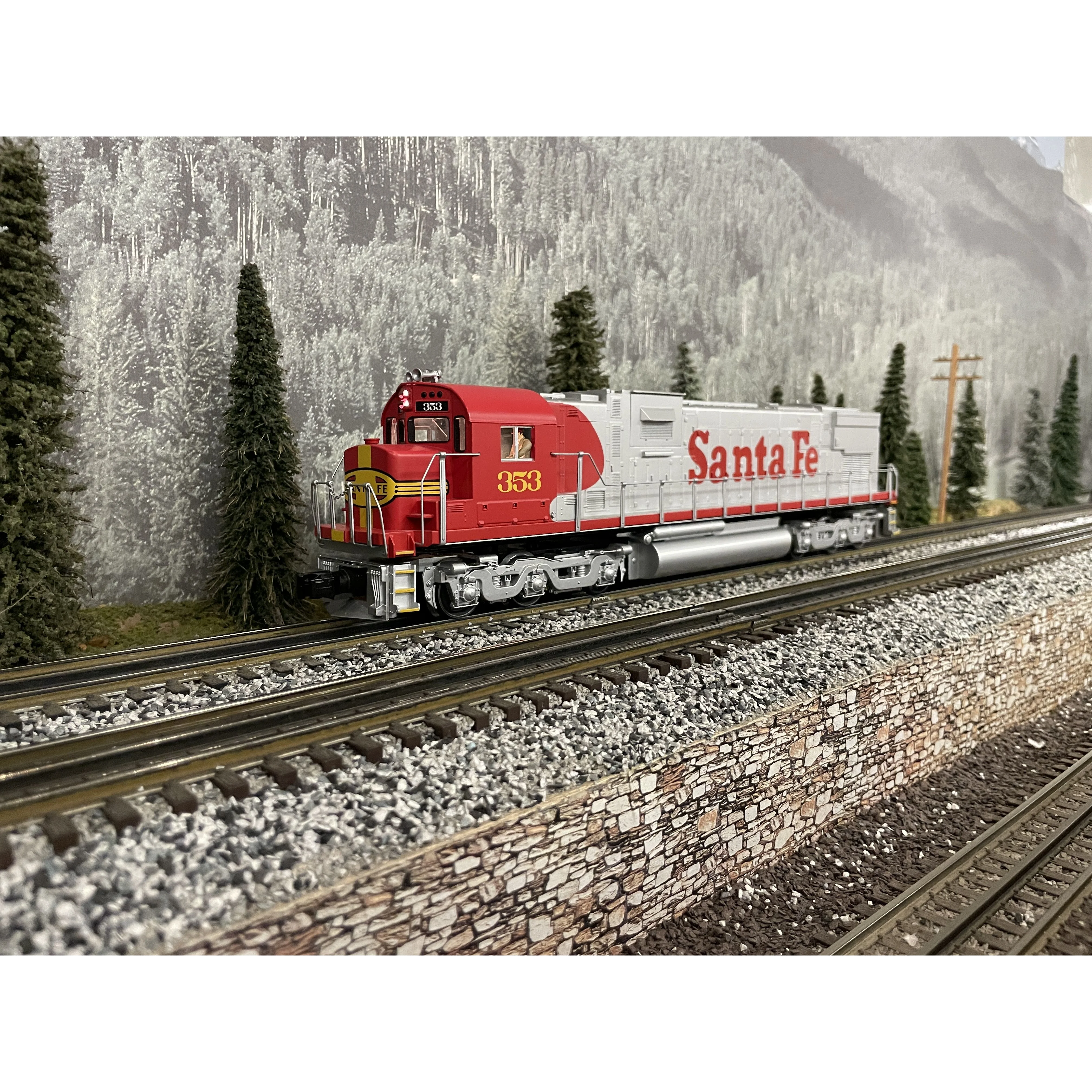 MTH Railking 30-2657-1 Santa Fe C628 Warbonnet with Passenger Annoucments