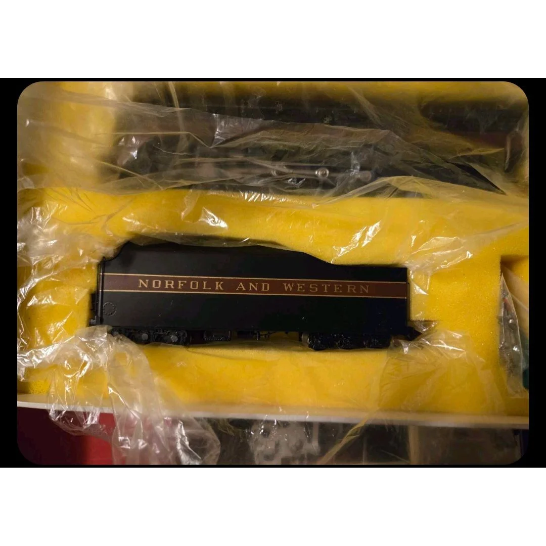 Selling lot of 2 locomotive sets — photo 11