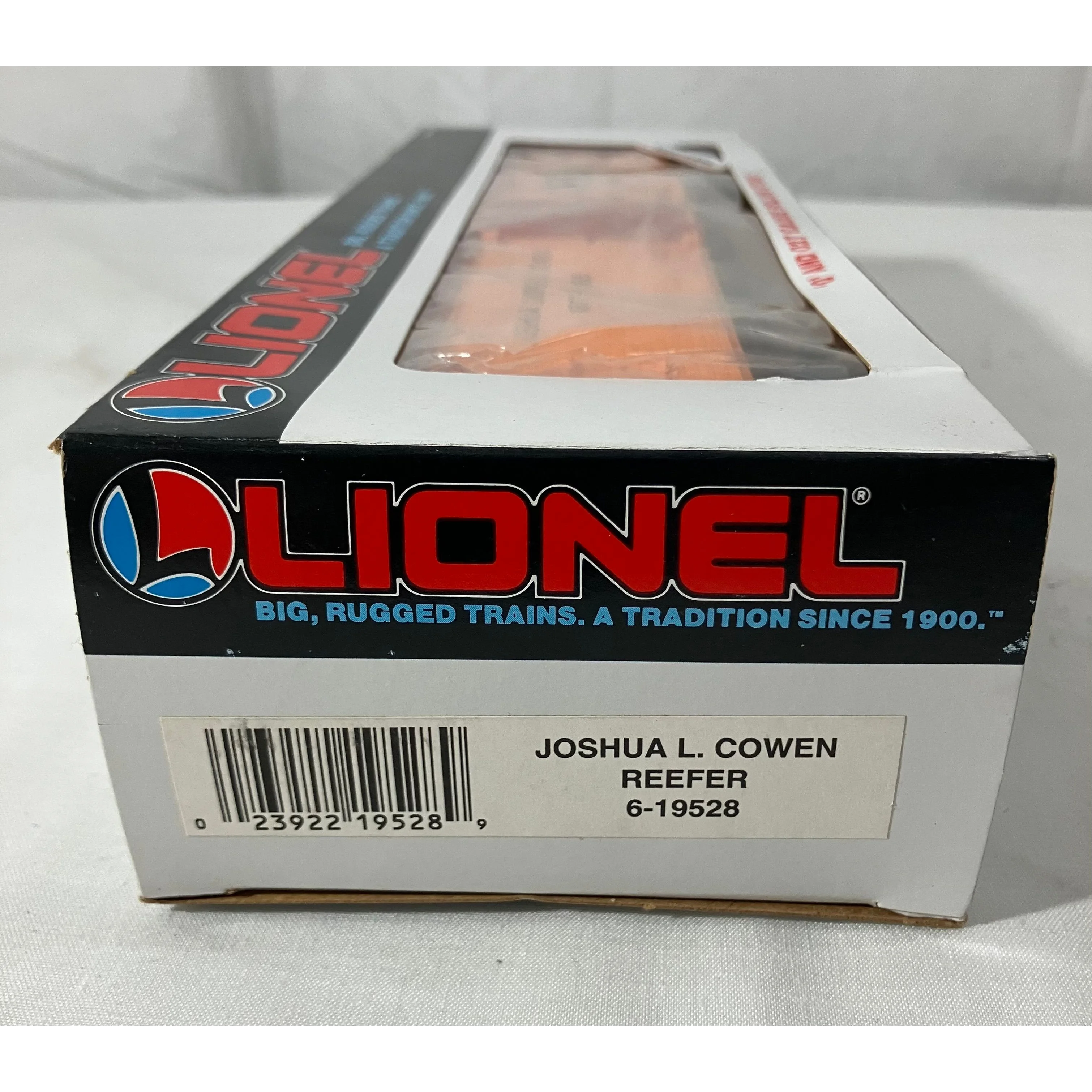 Lionel 6-19528 O scale 3 rail reefer honoring Joshua Lionel Cowen — photo 8