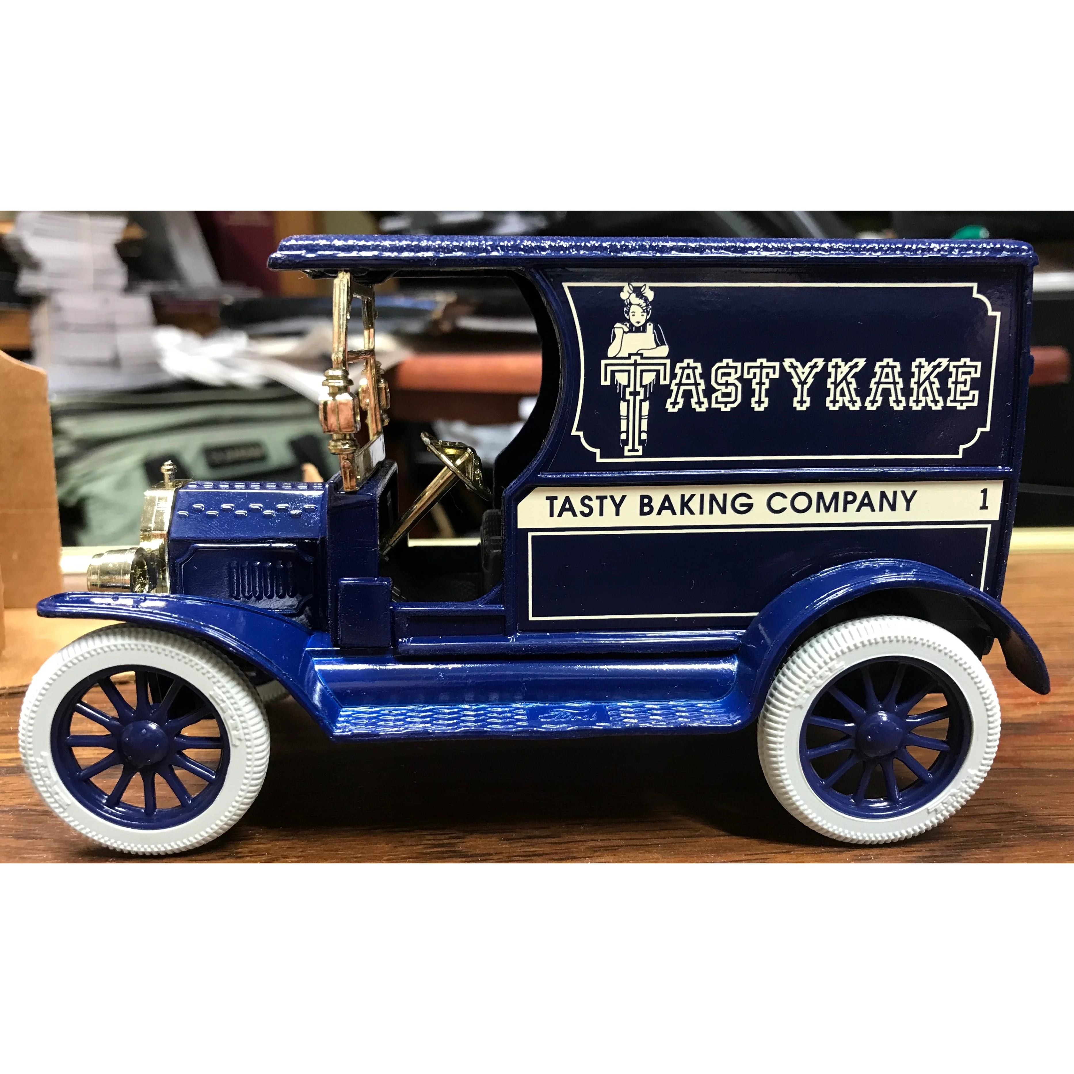 Ertl Collectibles Ford Model T Die Cast Metal Vehicle #F846 Tastykake