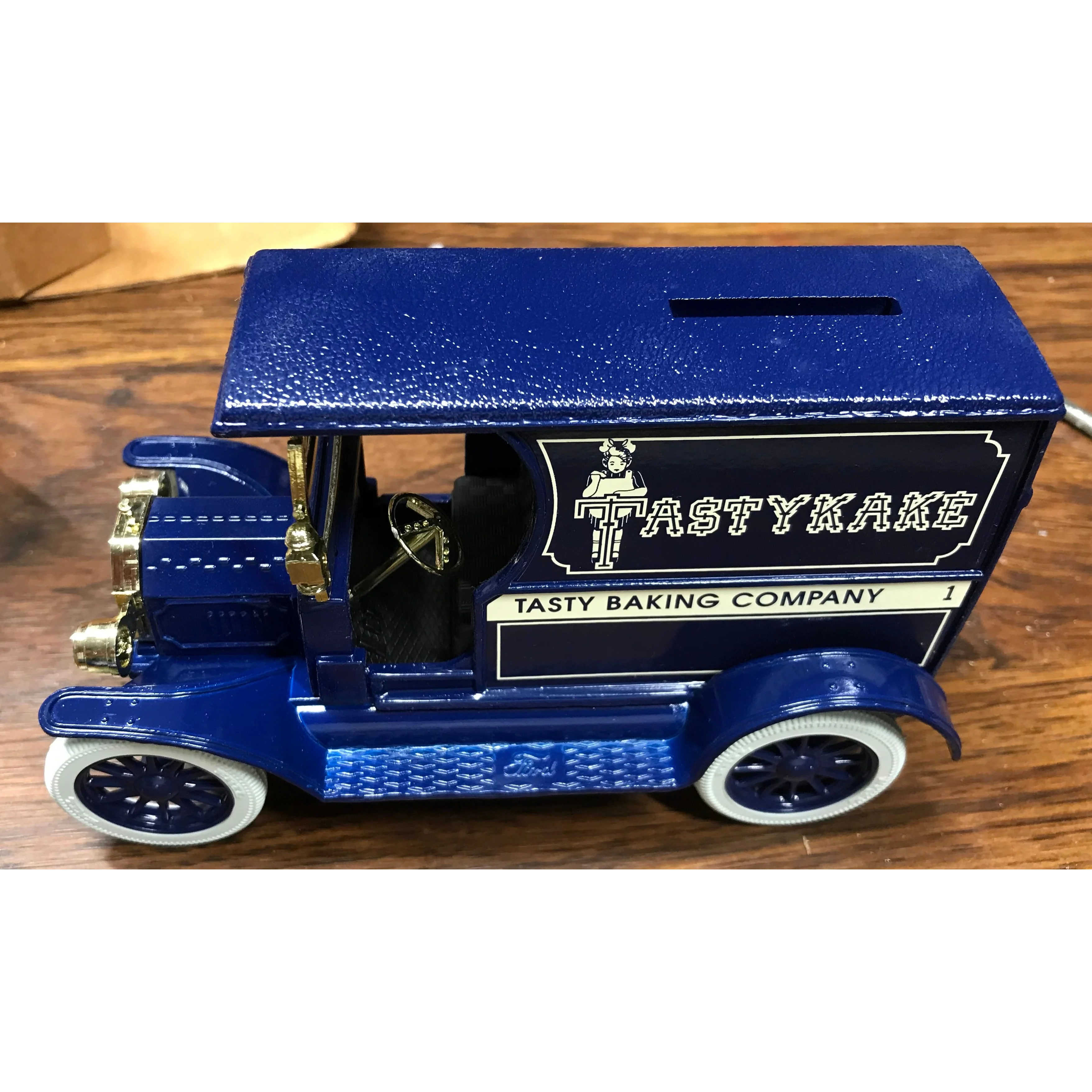 Ertl Collectibles Ford Model T Die Cast Metal Vehicle #F846 Tastykake — photo 2