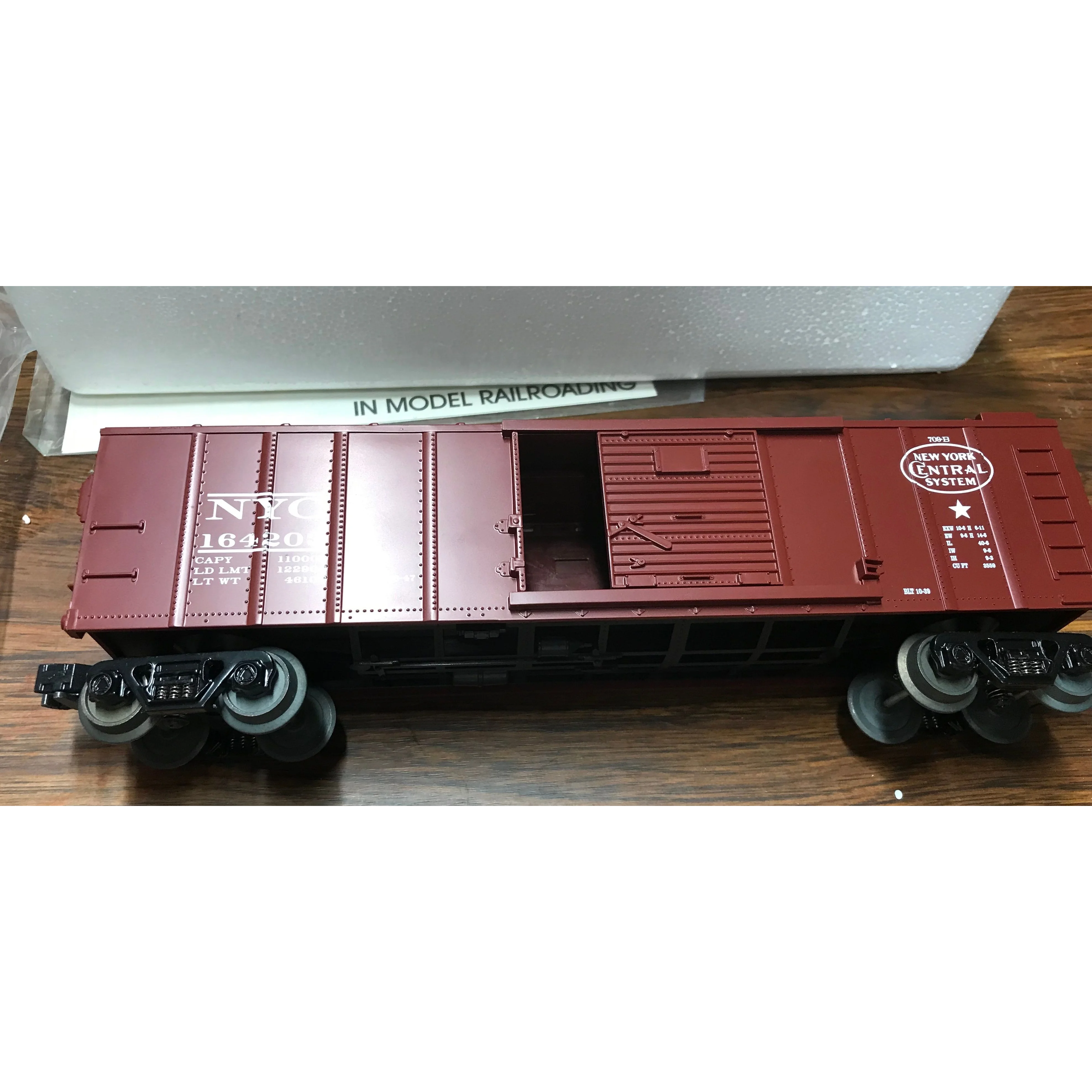 Rail King New York Central Boxcar 30-7440 - Image 2
