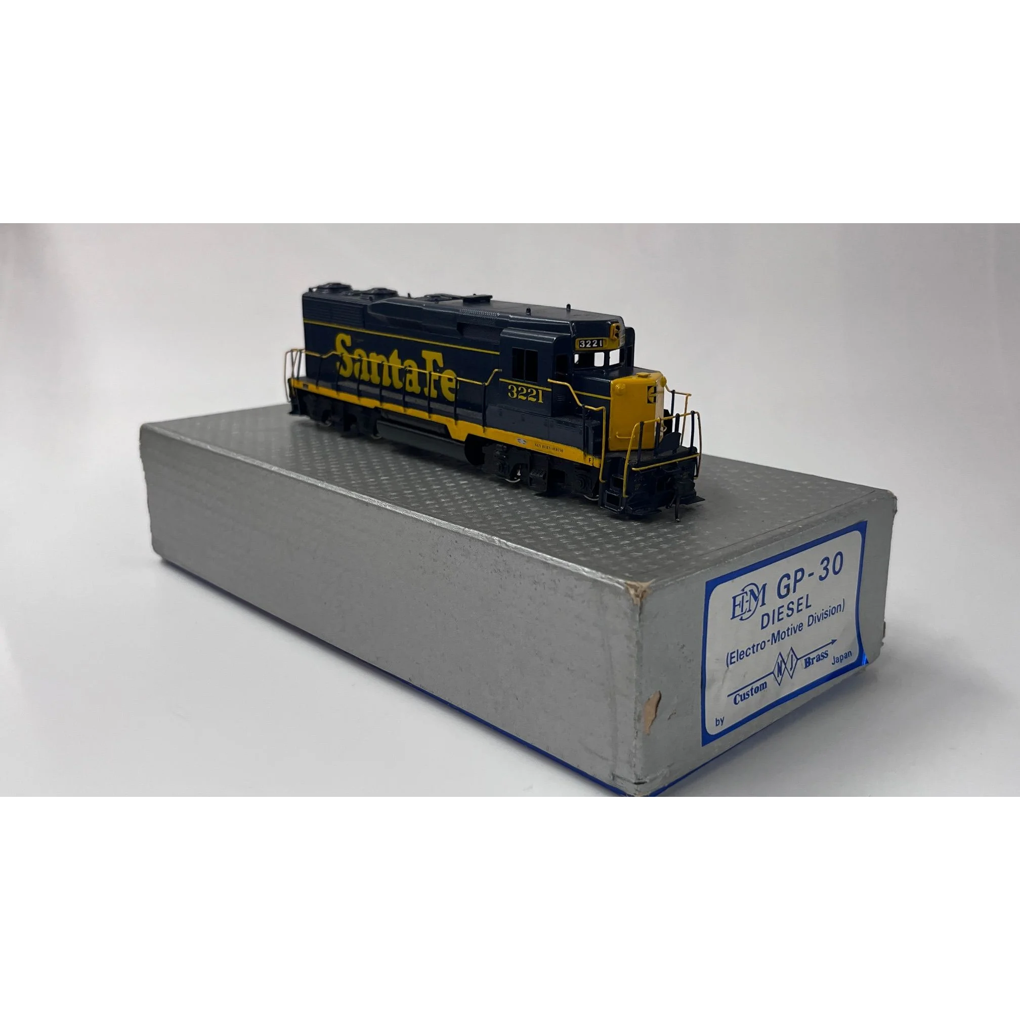 Kumata Santa Fe GP30, HO Scale Brass Diesel Loco — photo 2