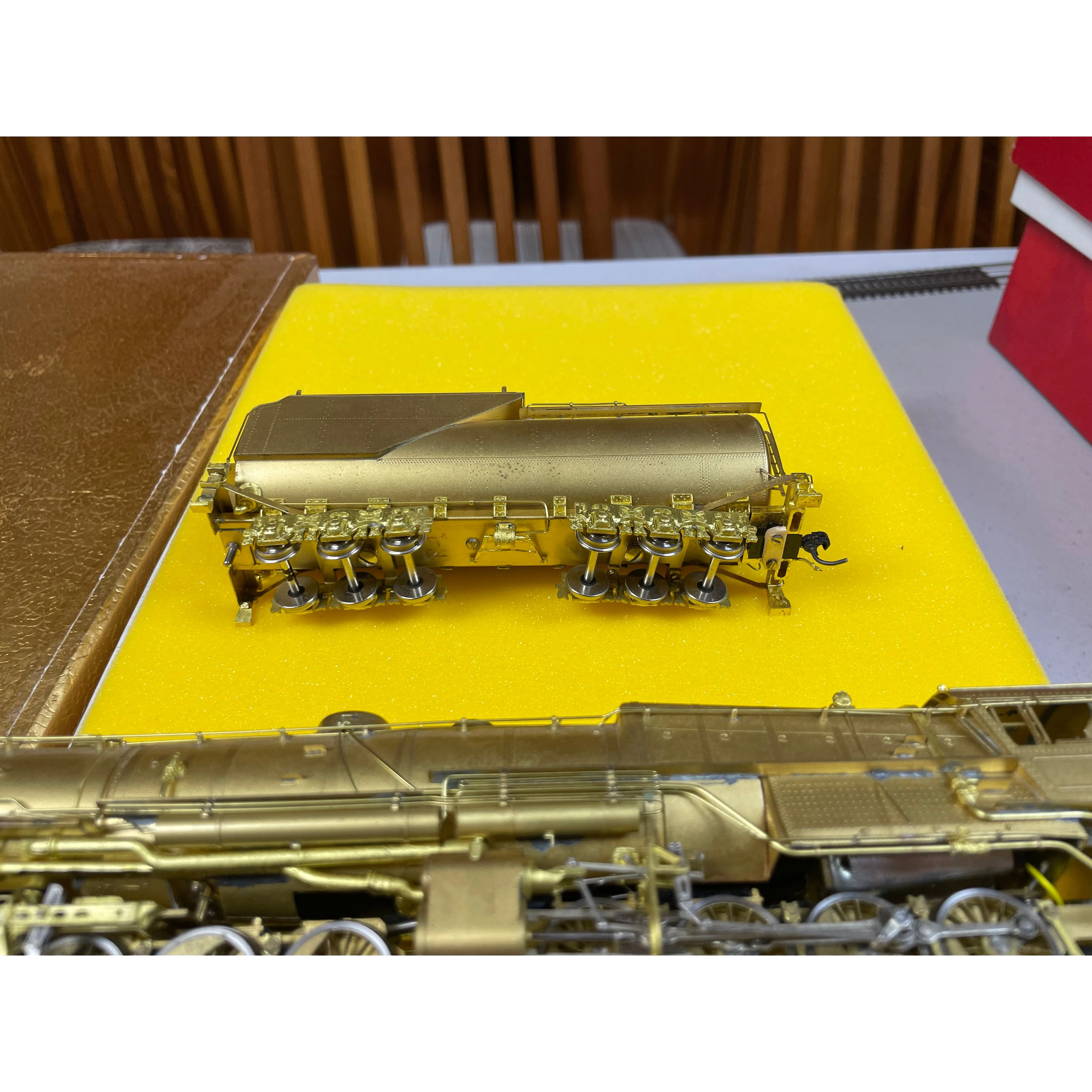 HO BRASS ORIENTAL LIMITED GREAT NORTHERN 2-8-8-2 R-1 OPEN CAB STEAM LOCOMOTIVE NIB — photo 13