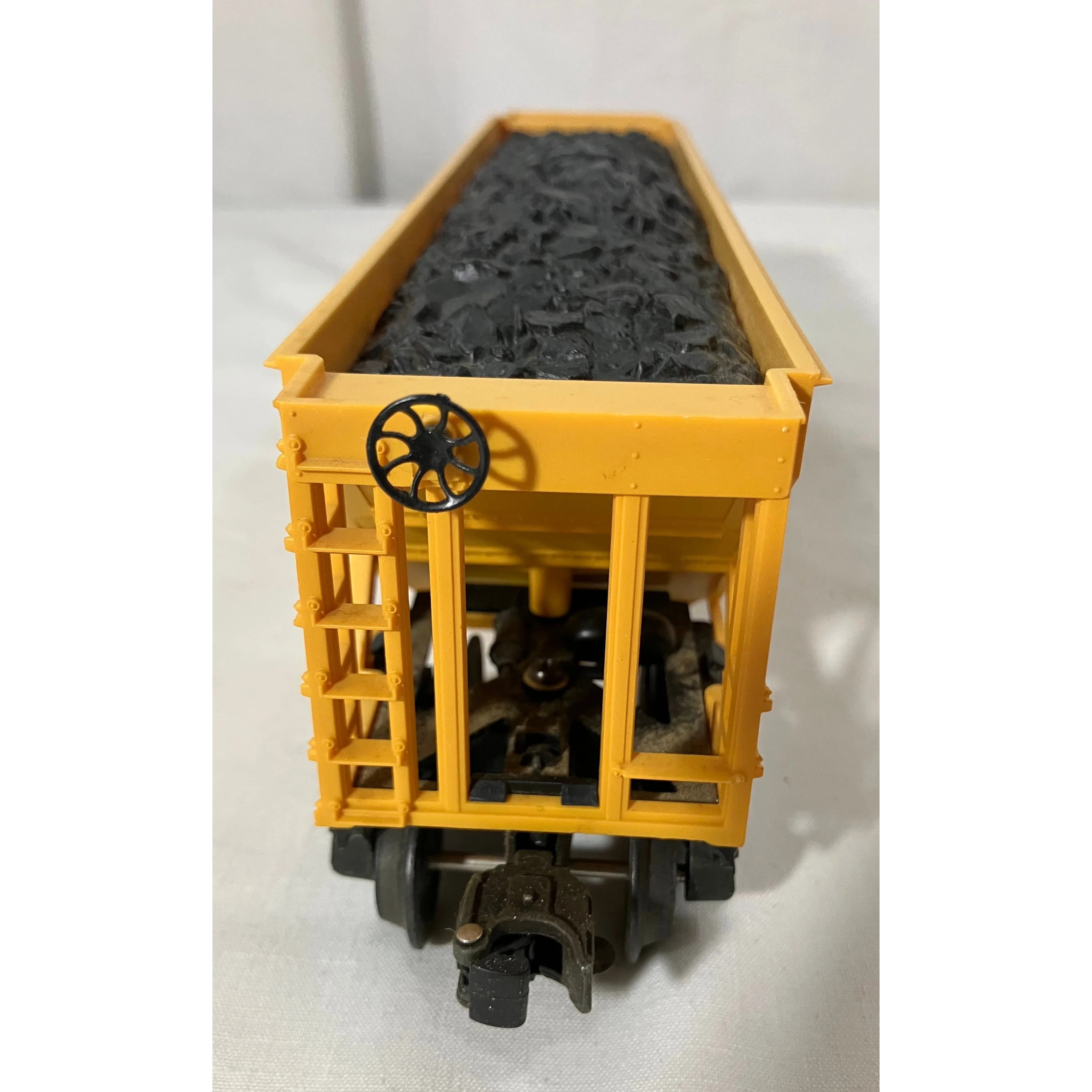Lionel 6-19302 O scale 3 rail hopper w/coal load Milwaukee Road — photo 7