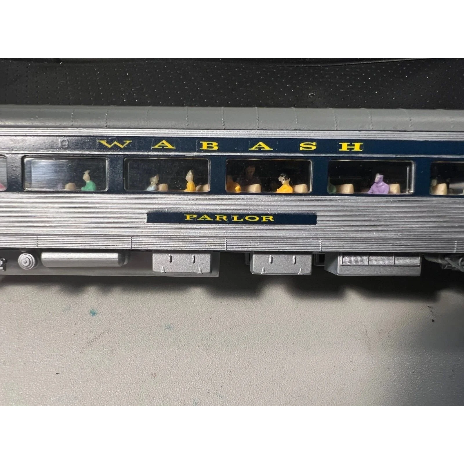 WABASH OBSERVATION PARLOR CAR # 1600 CUSTOM MADE FROM A WALTHERS CAR — photo 2