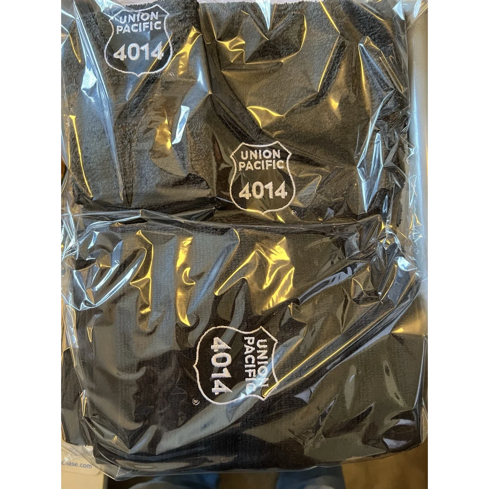 BIG BOY UNION PAFICIC SHIELD "4014" RAILROAD Logo Embroidered THREE Towel SET — photo 2