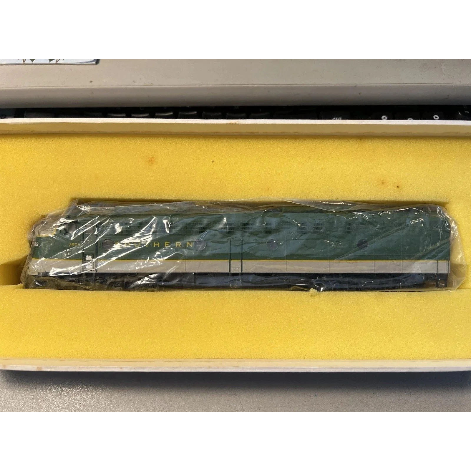 BRASS SOUTHERN E-8-A #2905 DCC HO by ORIENTAL LTD MADE KOREA — photo 2