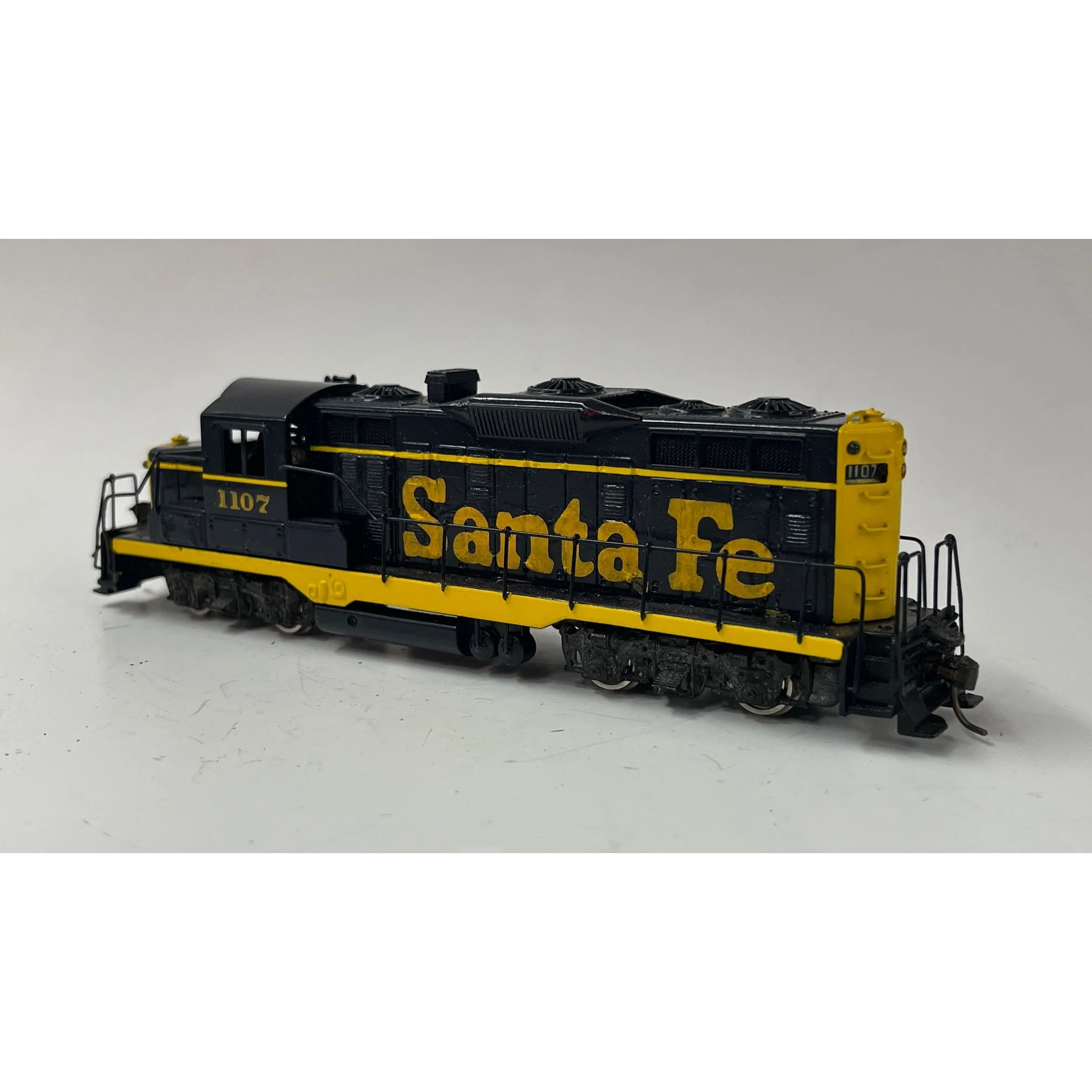 Tenshodo Santa Fe GP-20, HO Scale Brass Diesel — photo 3