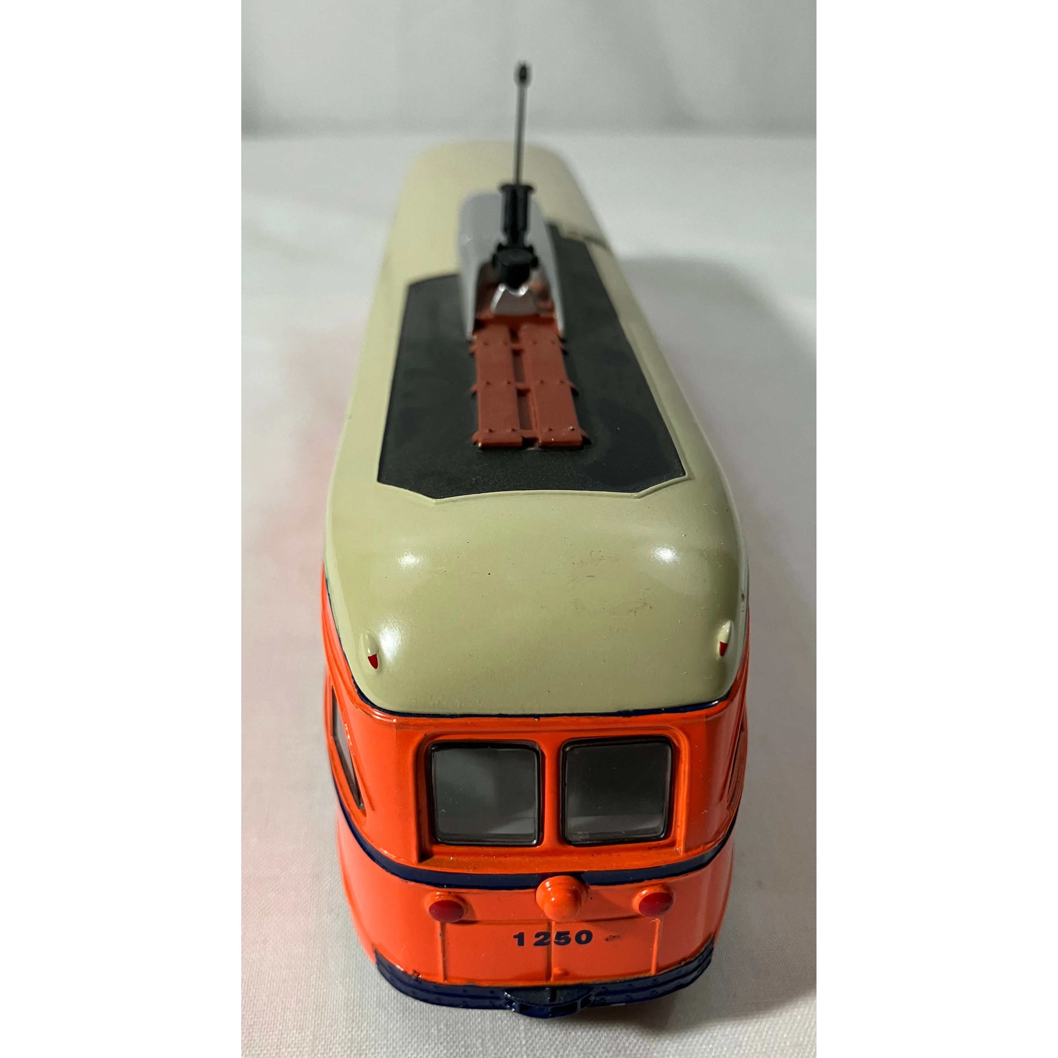Corgi 55004 O scale Lionel City P.C.C. Street Car — photo 4