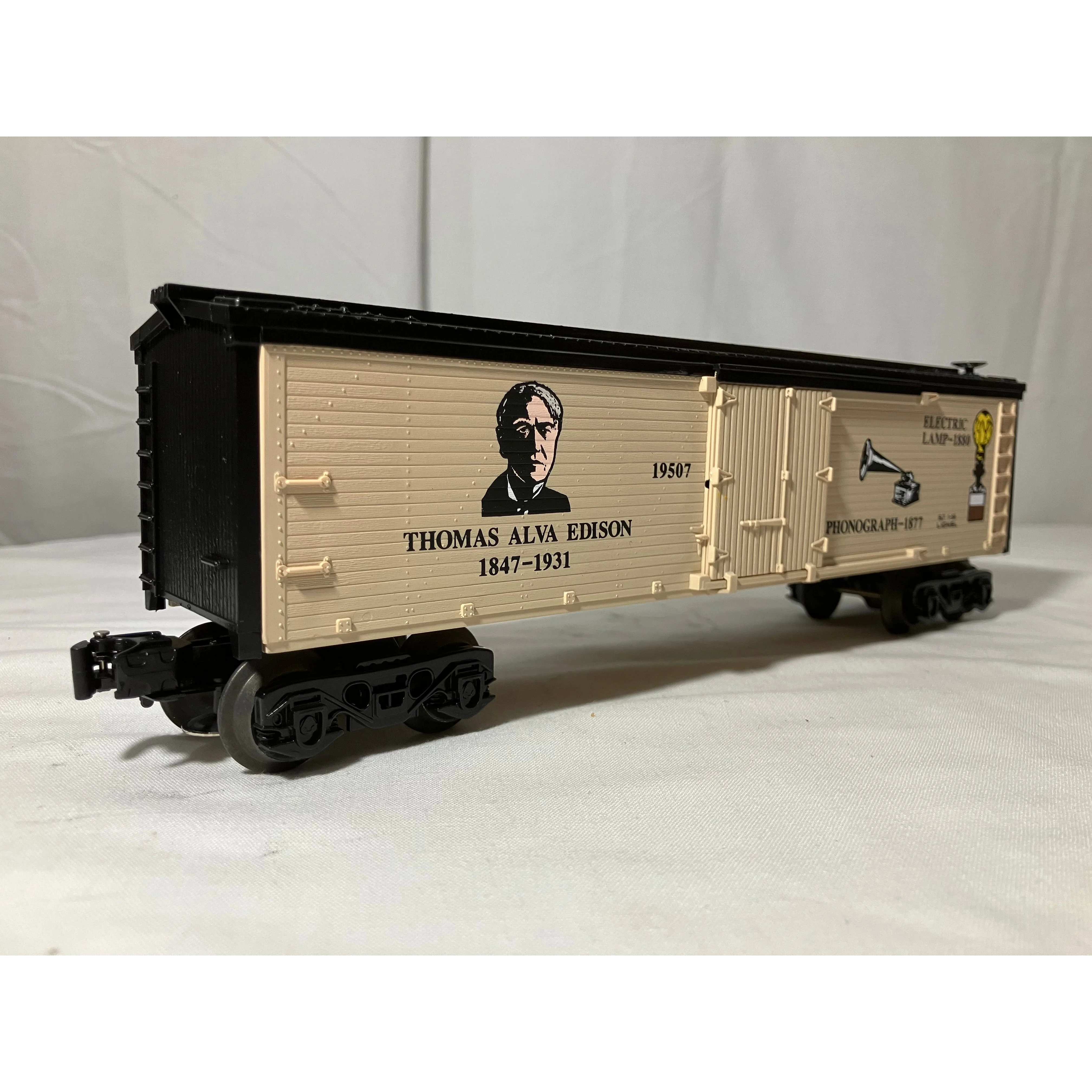 Lionel 6-19507 O scale 3 rail reefer honoring Thomas Edison — photo 2