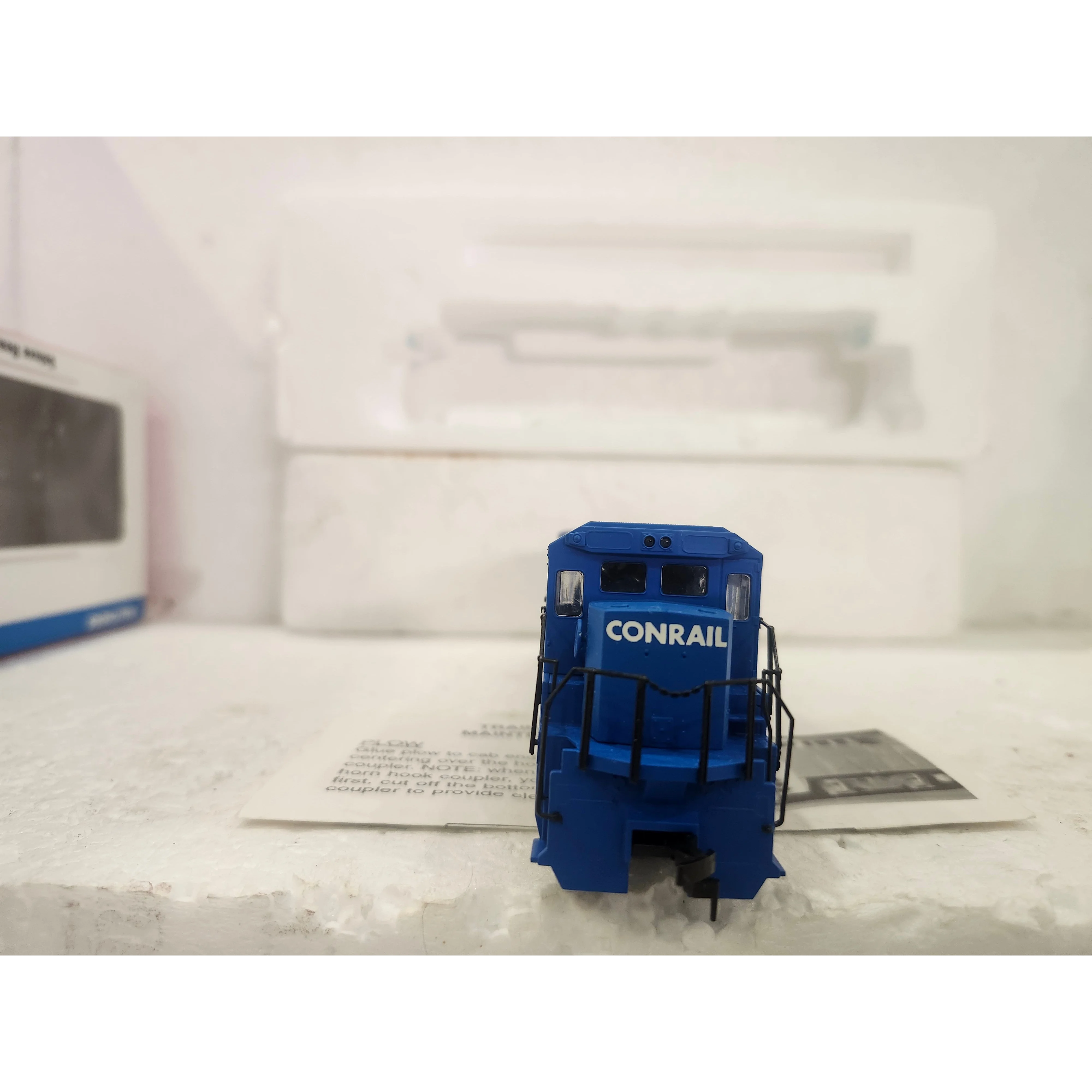 Walther's Trainline GE Dash 8 40B Conrail 5060 Snowplow included preowned — photo 5