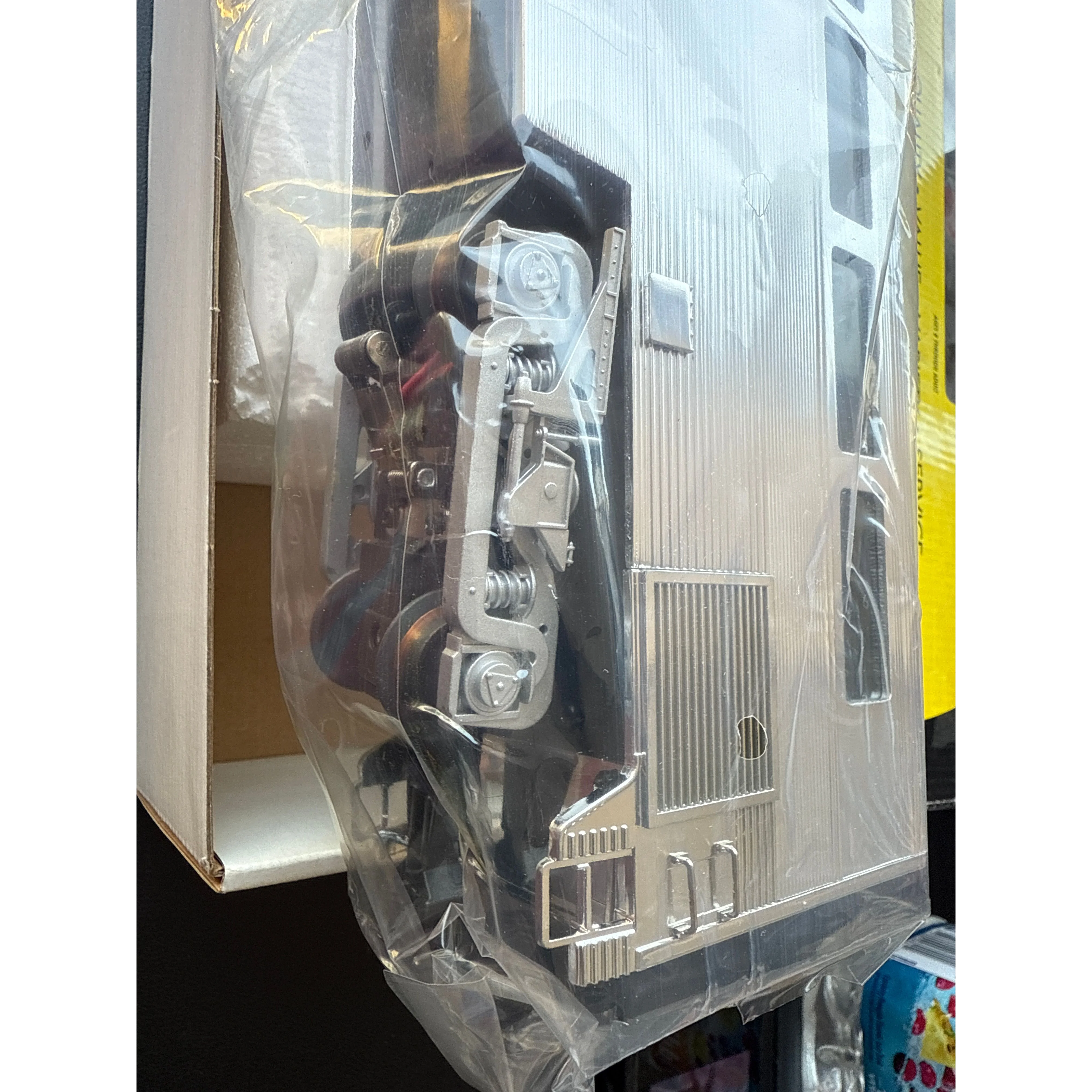 k4630-40650 Hi-level Diner #650 21” extruded aluminum passenger car — photo 4