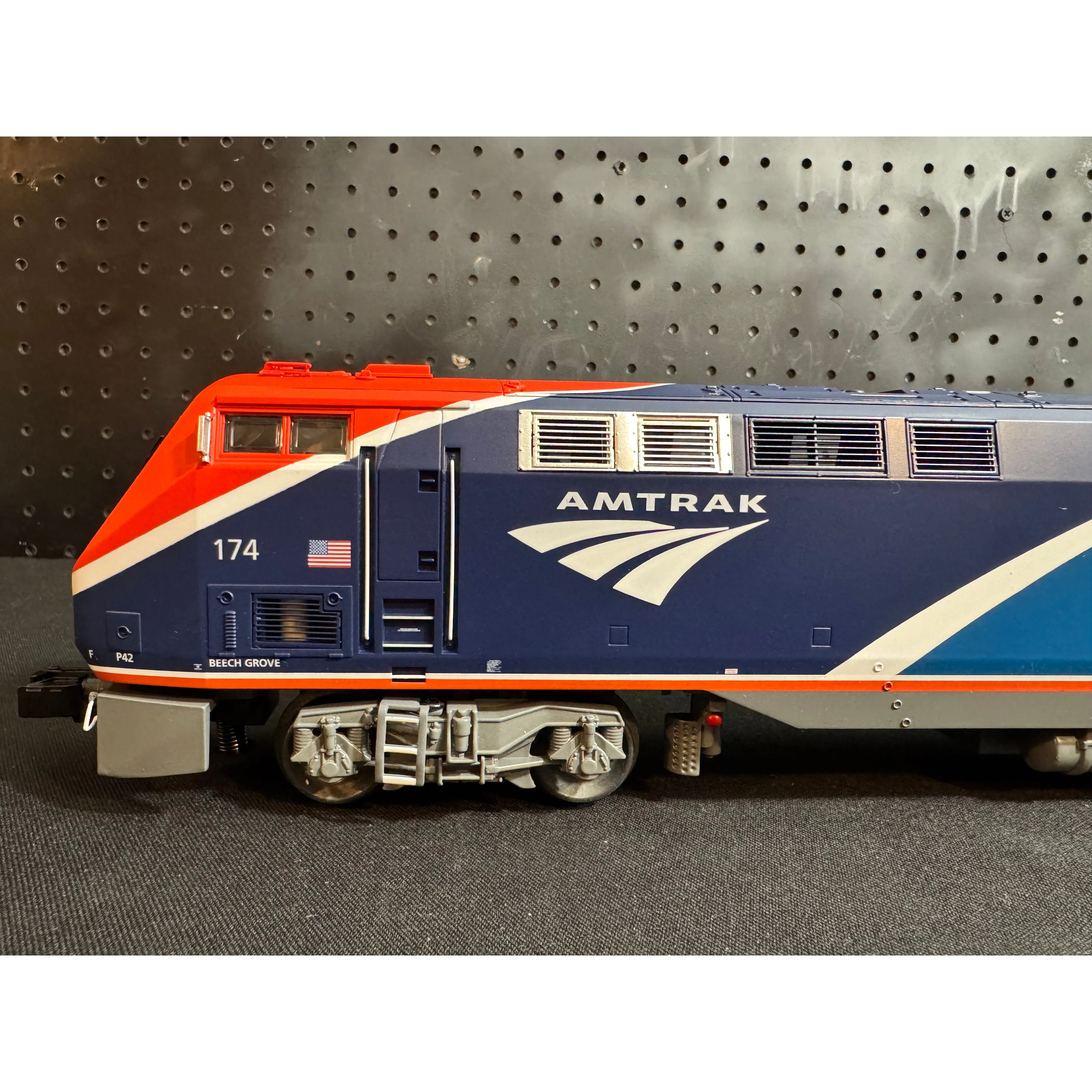 Atlas O Amtrak P42 Genesis diesel 3 rail phase 7 - Image 2