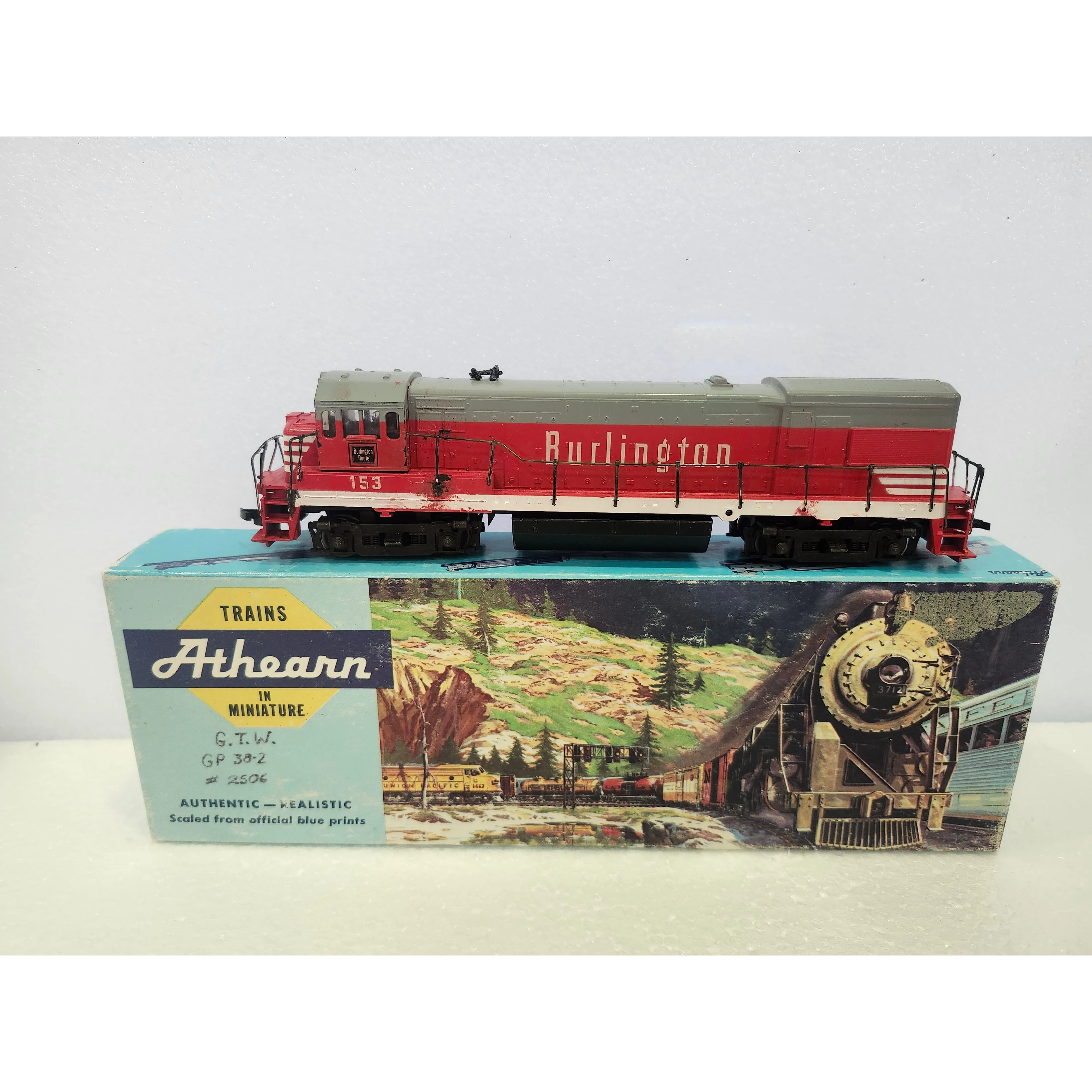 AHM 8 WHEEL HO BURLINGTON GP 30 LOCOTOMIVE — photo 3
