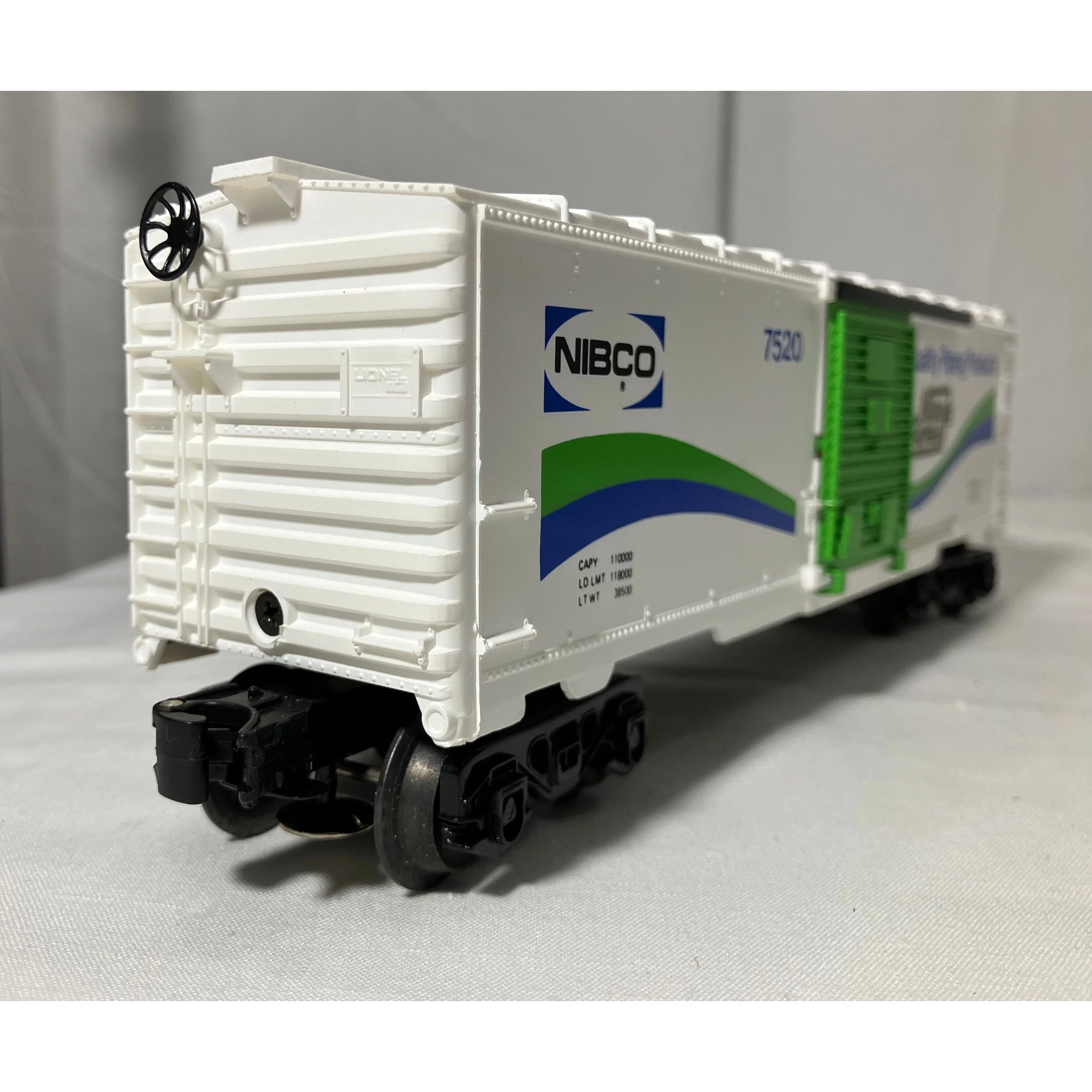 Lionel O scale 3 rail 6-7520 NIBCO boxcar HARD TO FIND