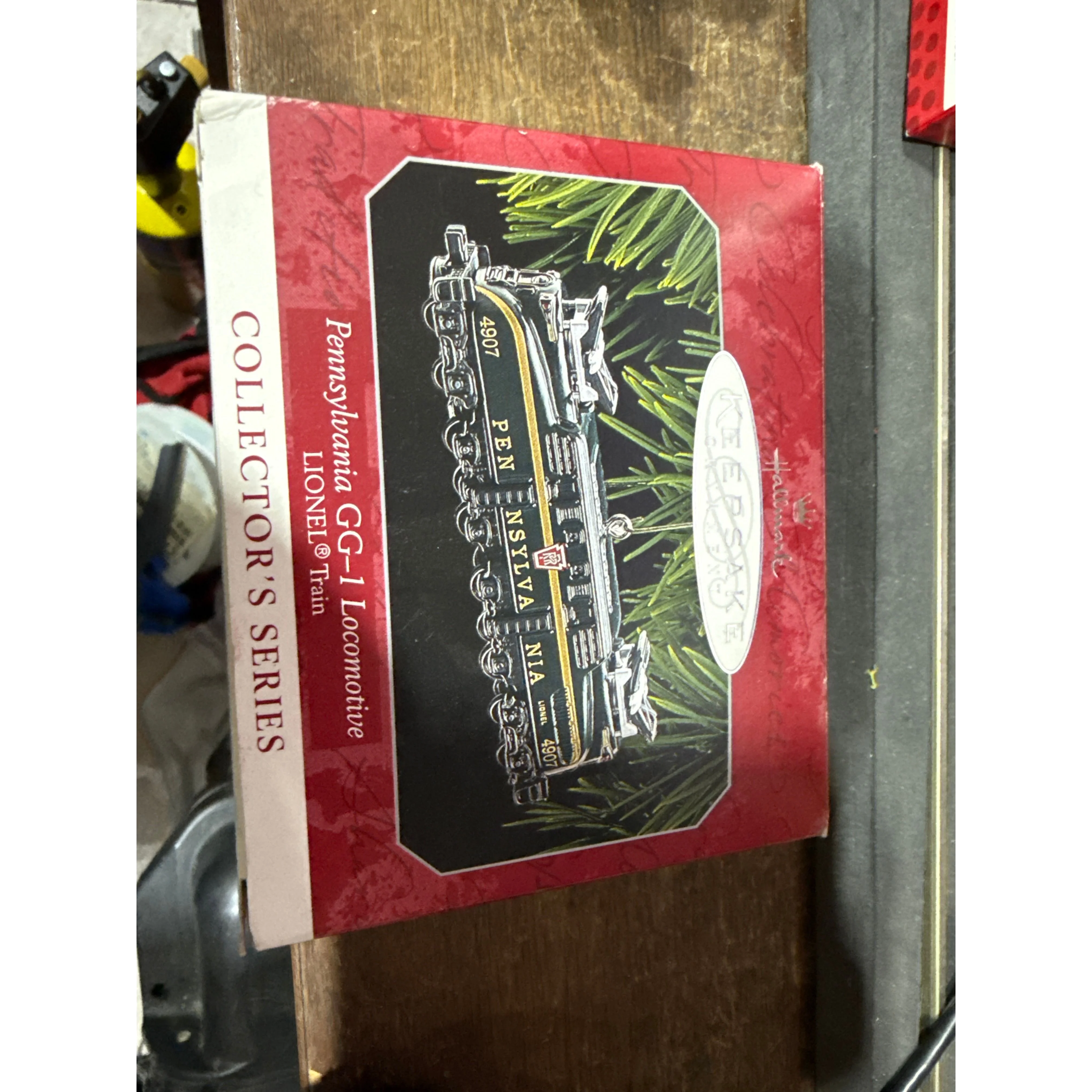 Lionel Keepsafe Ornament Pennsylvania GG-1 Locomotive - Image 1