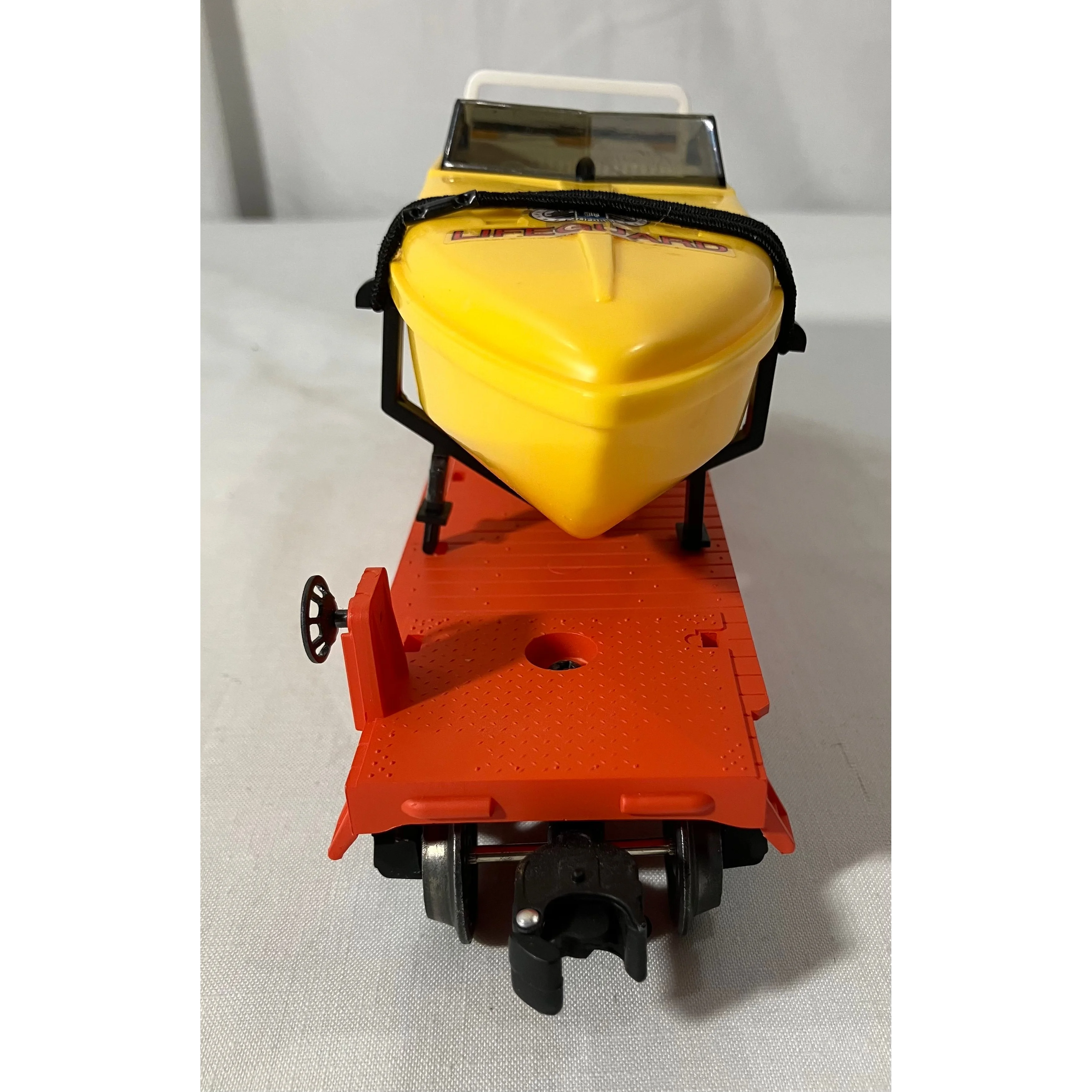 Lionel 6-16970 O scale 3 rail L.A. County flatcar with motorized speedboat — photo 3
