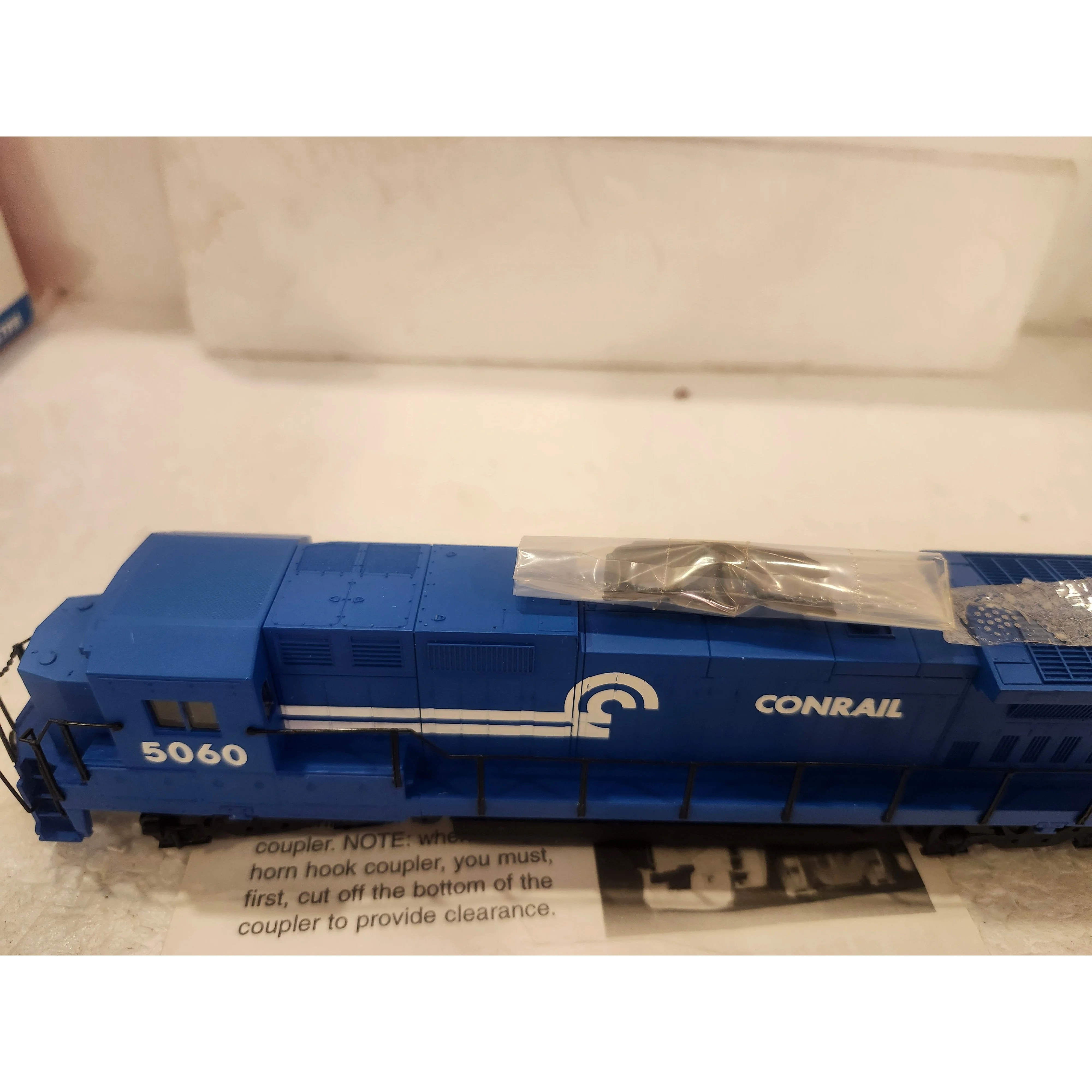 Walther's Trainline GE Dash 8 40B Conrail 5060 Snowplow included preowned — photo 10