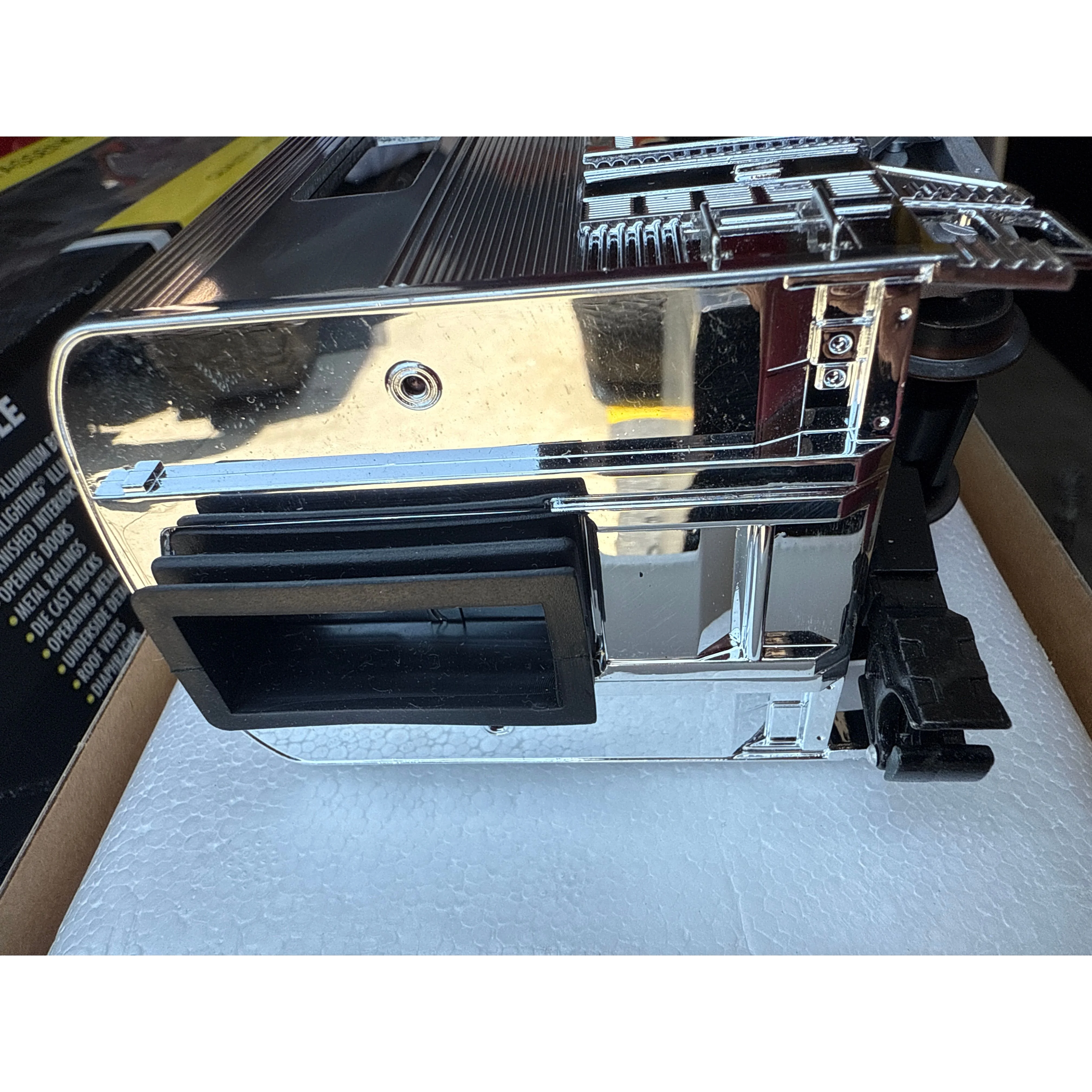 k4630-40650 Hi-level Diner #650 21” extruded aluminum passenger car — photo 6